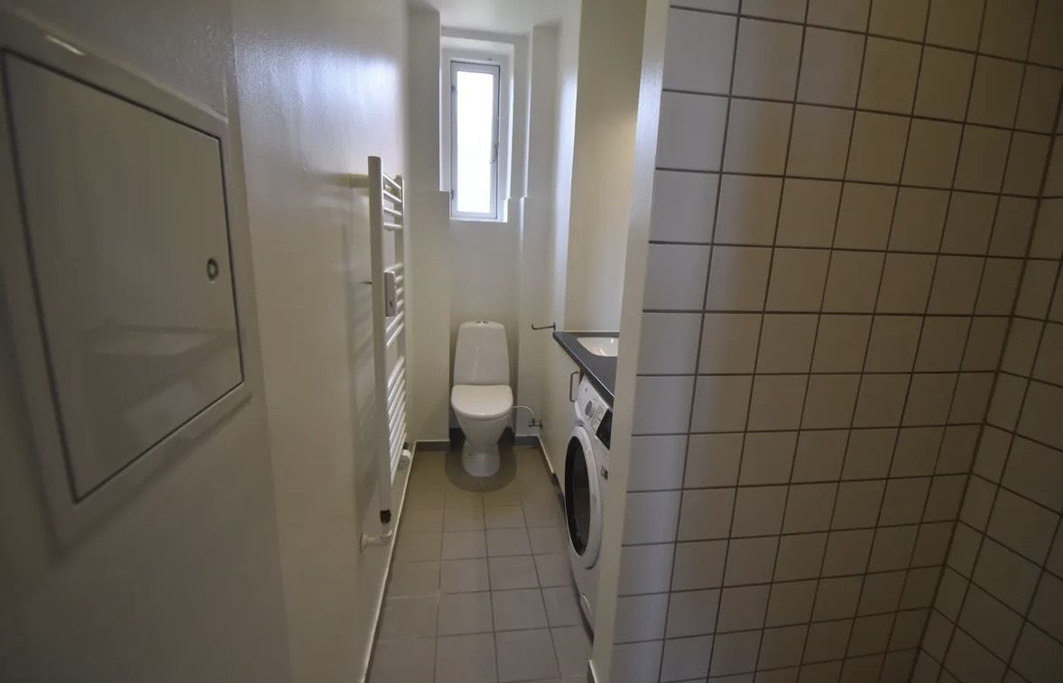 Bright 16 m² room in spacious shared apartment in Aarhus C