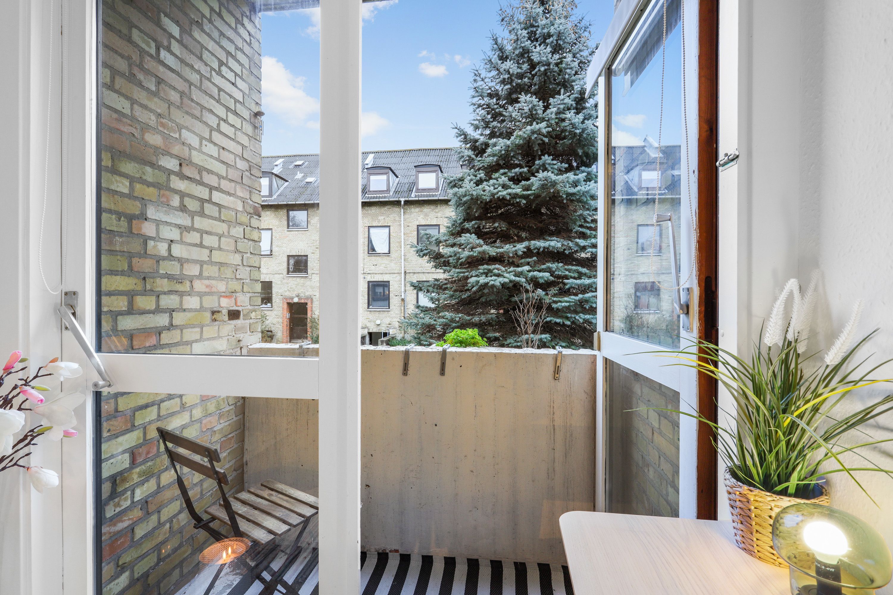 Bedroom with private balcony ! Close to the city center