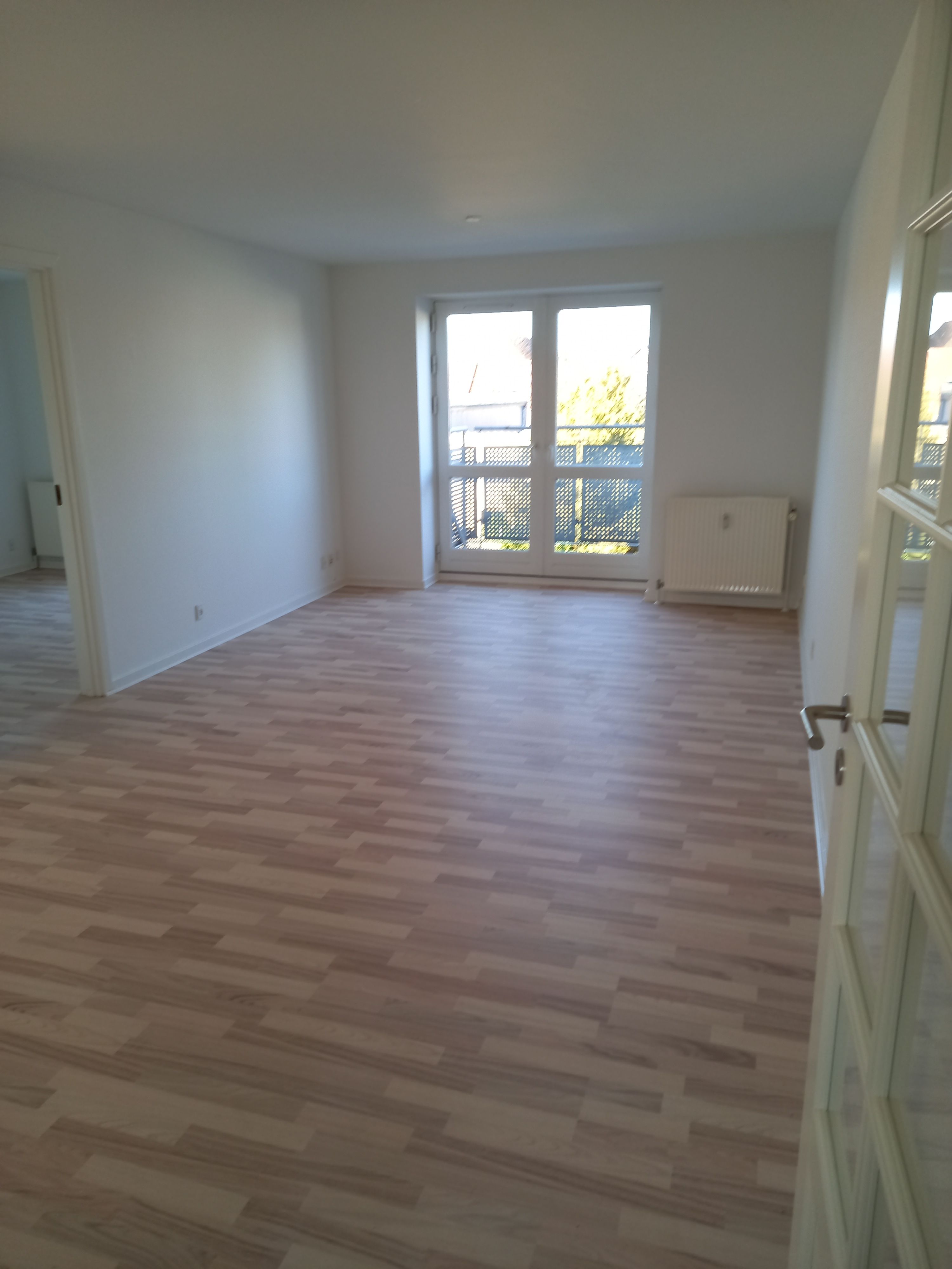 Ældrevenlig 2-Værelses Lejlighed med Altan og Parkering tæt på Centrum, photo 1