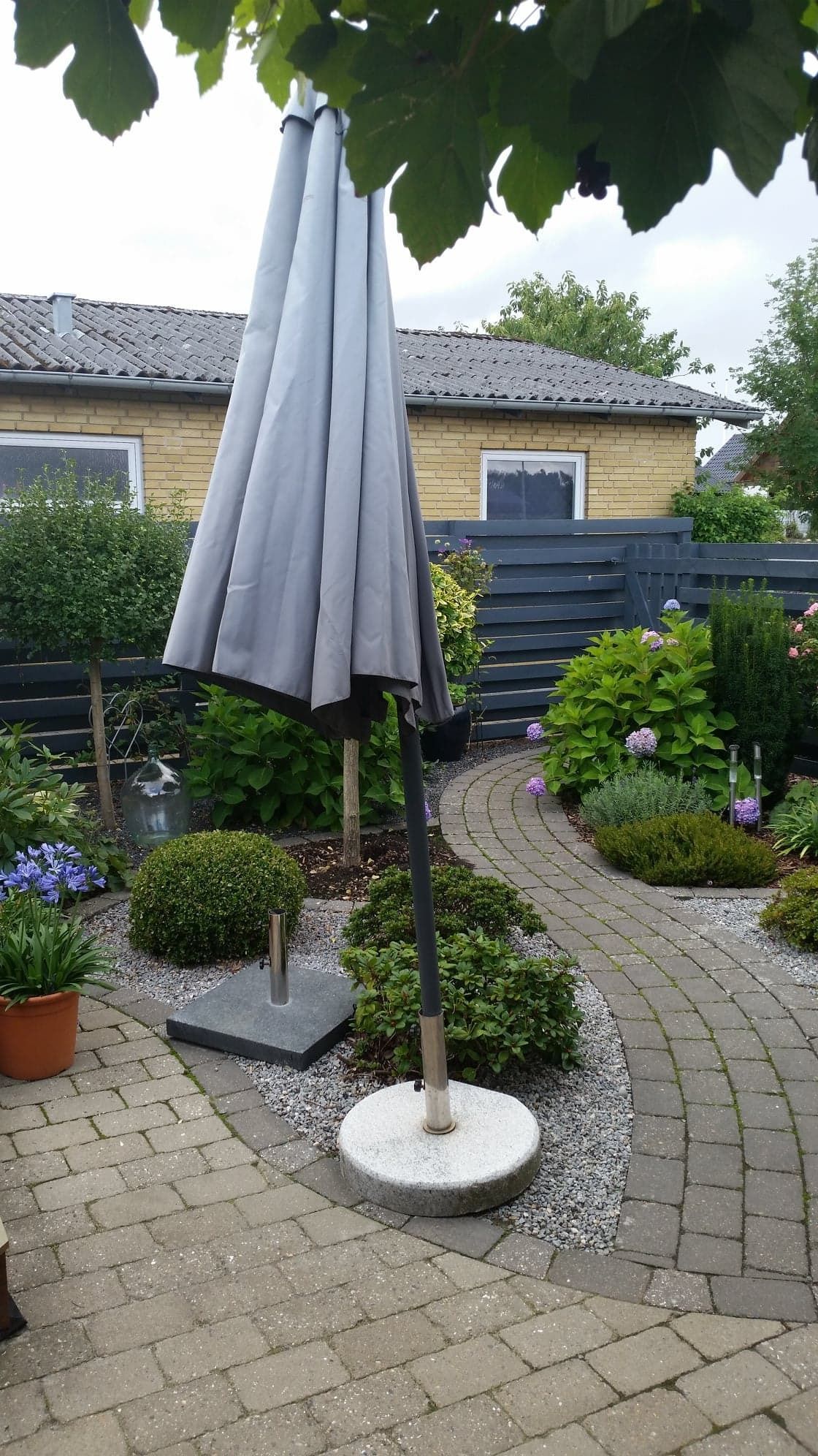 Rækkehus med hyggelig have, overdækket terrasse samt tæt på indkøb, mm., photo 3