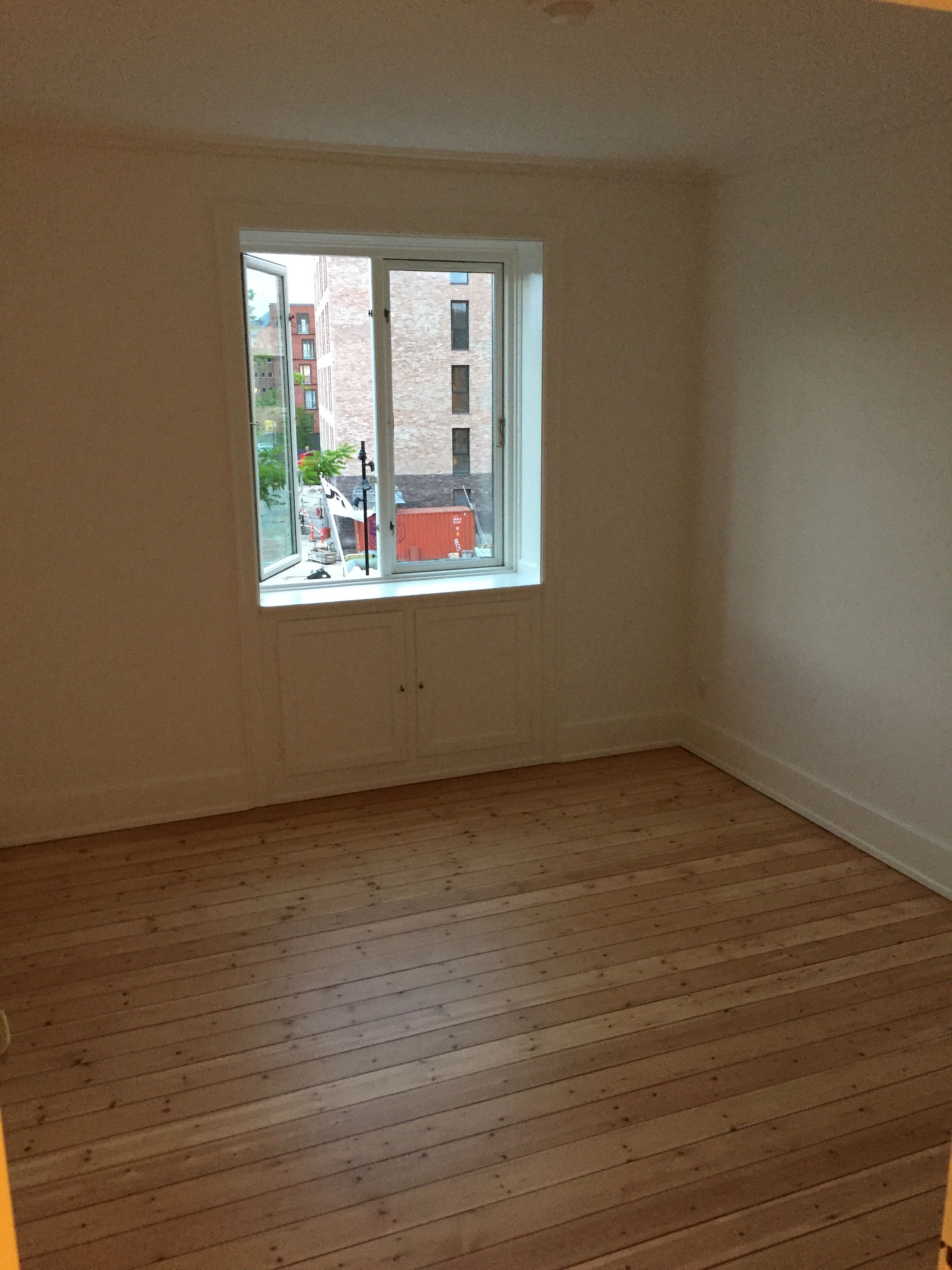 3 vær. moderniseret + 2 små altaner på Frederiksberg