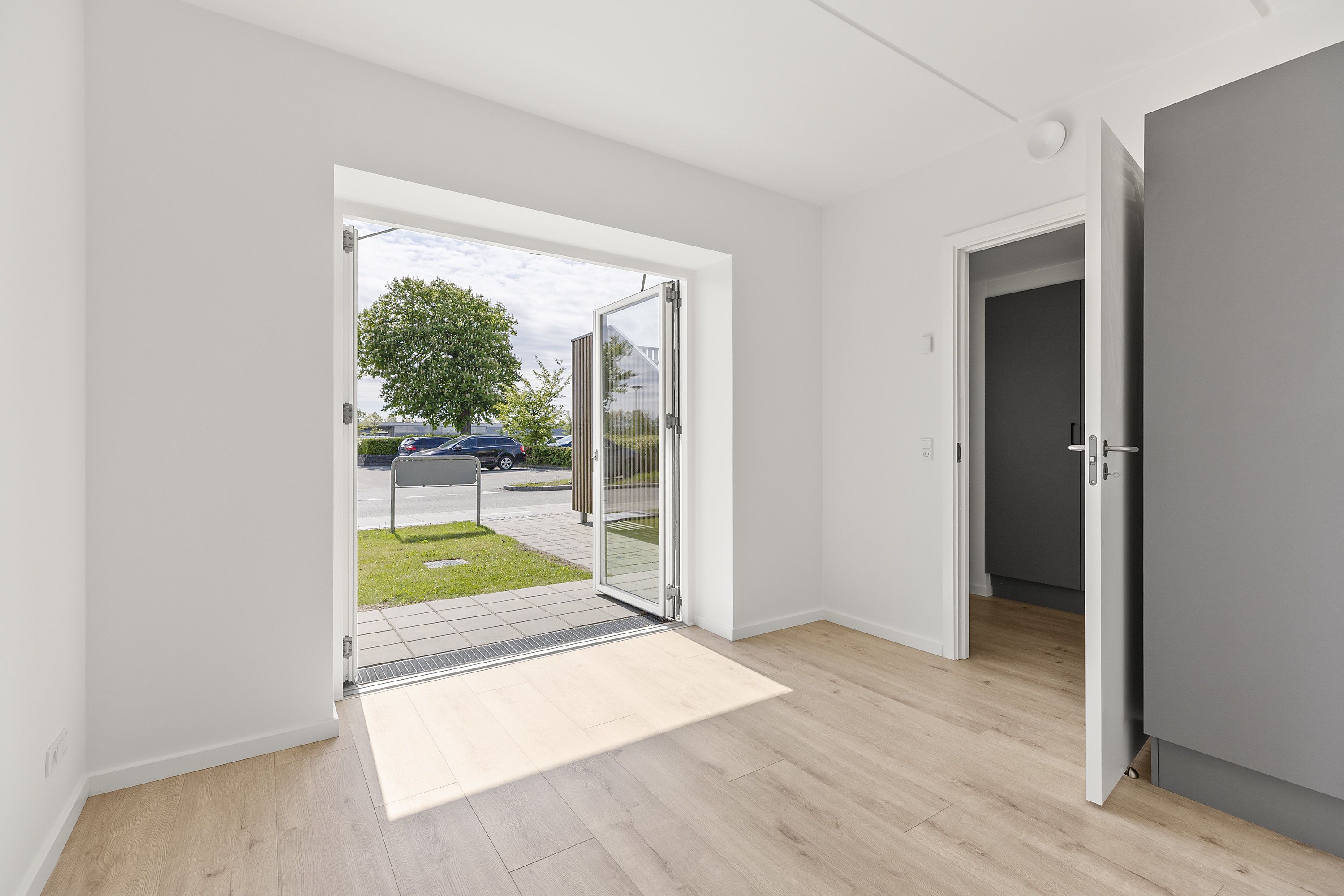 Velindrettet 3-værelses lejlighed i rolige omgivelser med privat terrasse