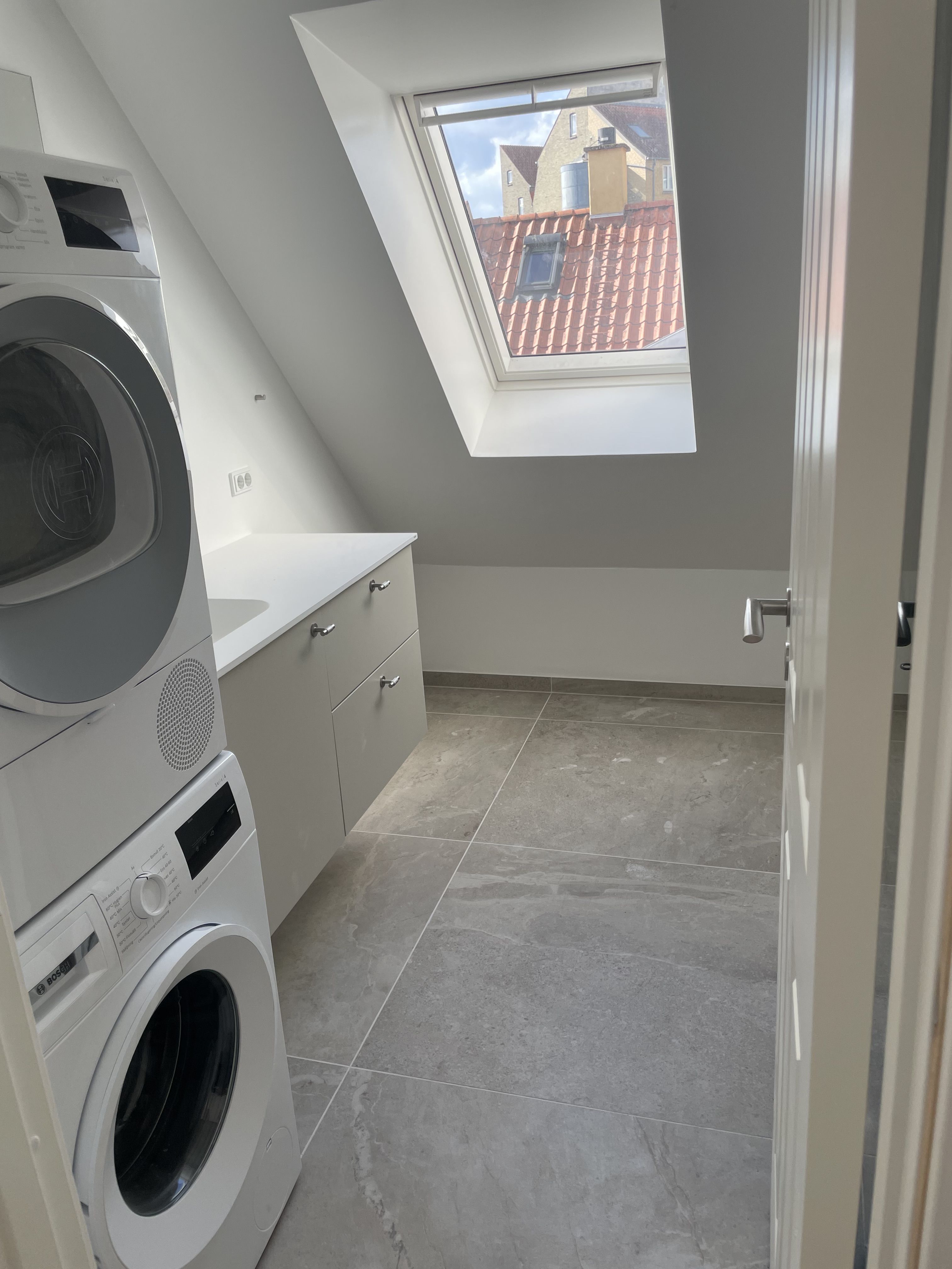 Eksklusiv, nyrenoveret 97 m2 lejlighed på Frederiksbjerg