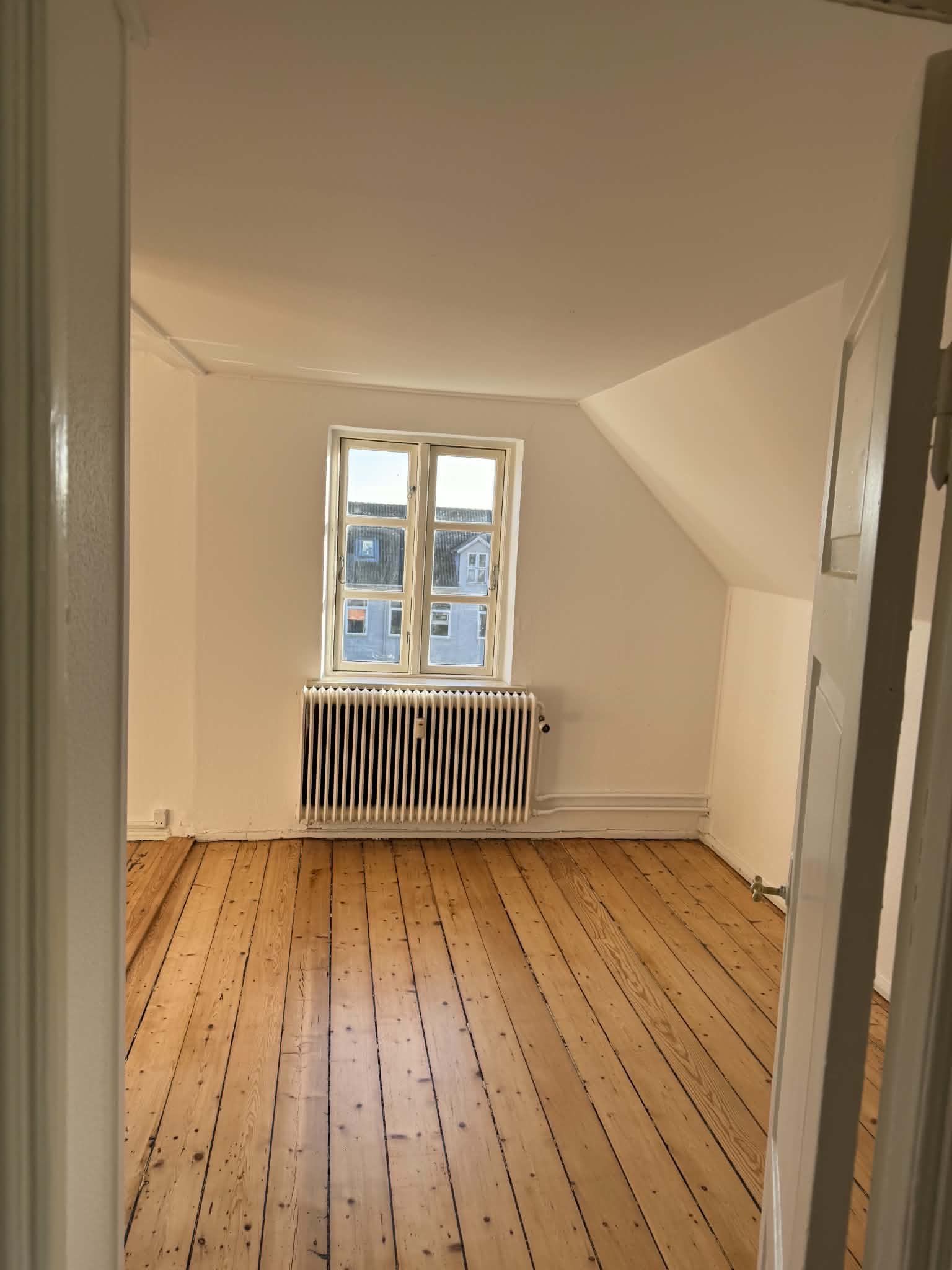 Regulær 3'er tæt på alt