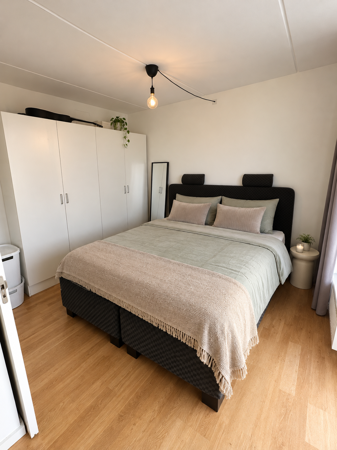 Fully Furnished Apartment with Balcony and Golf Course Views – 2 Minutes from Field’s