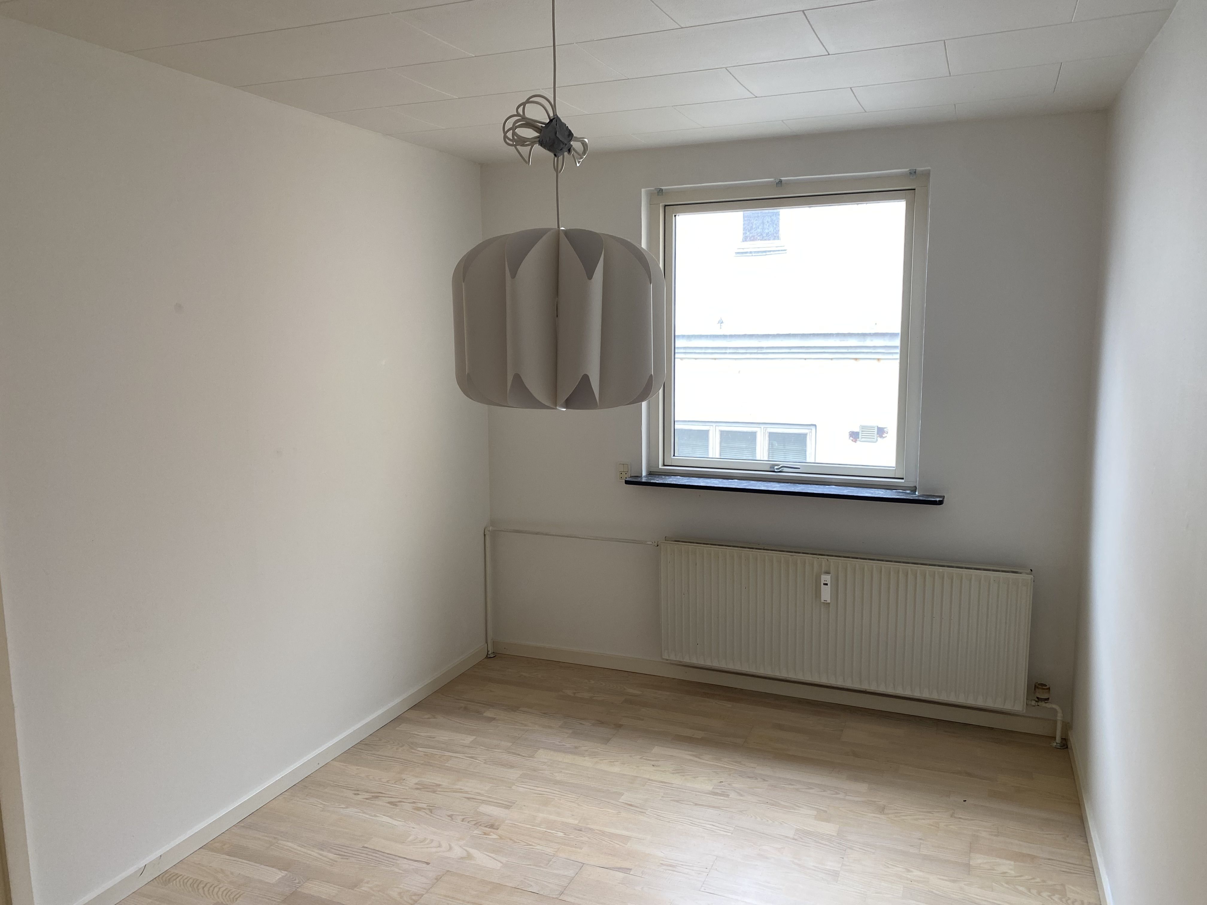 2 sammenbyggede værelser