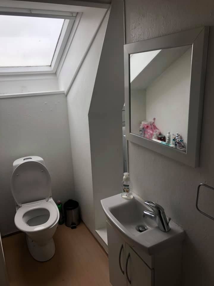 Bo centralt på eget værelse i Hjørrings gamle bydel