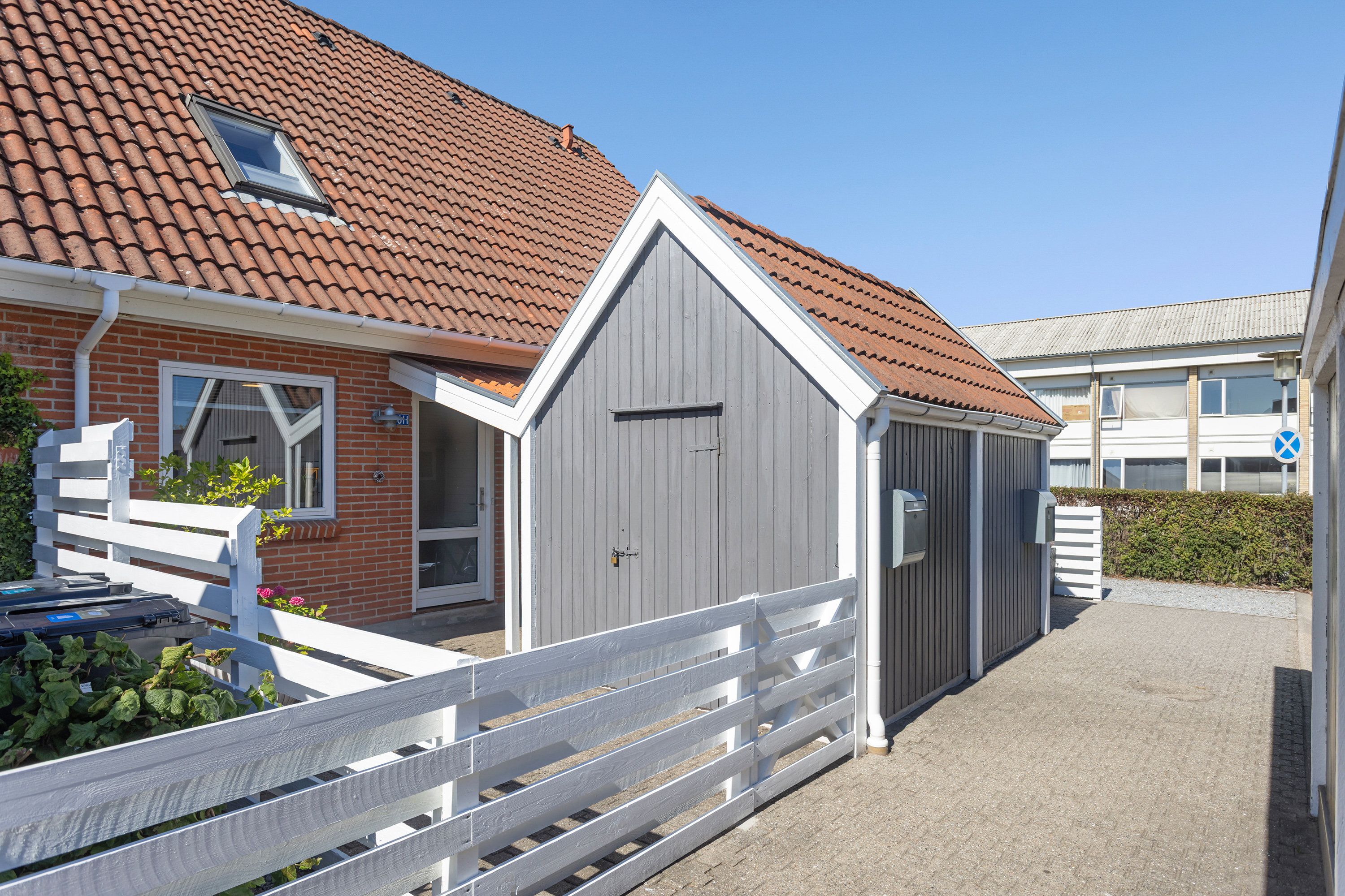 3 Værelses Rækkehus med egen have, skur og carport.