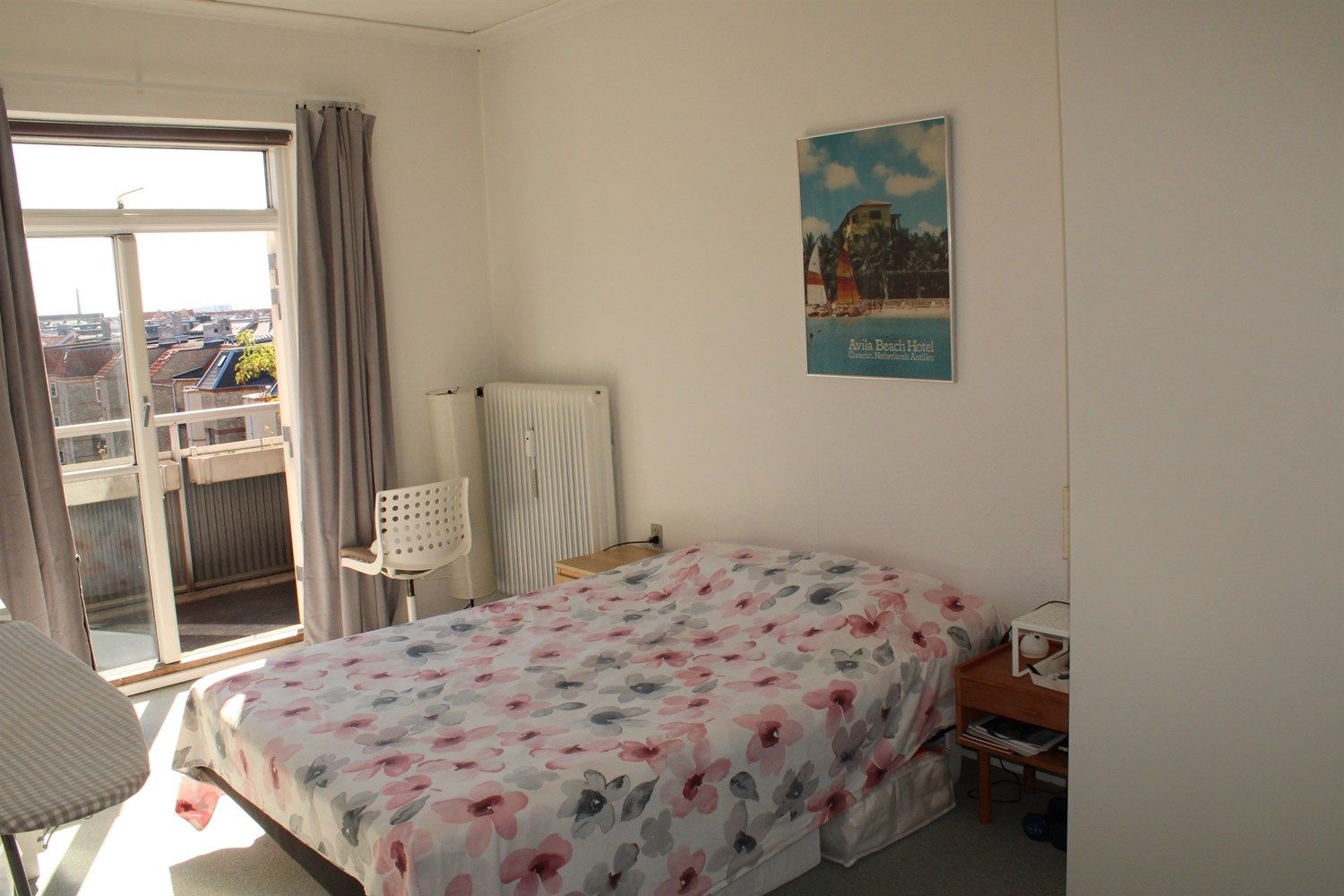 Hyggelig 2V på 6. etage - højt over byens tage med godt lys og udsigt
