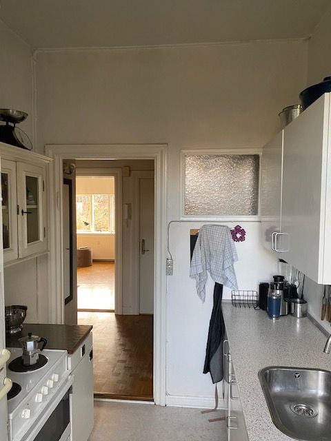 Utrolig lækker lys 2 værelses herskabslejlighed beliggende midt i hjertet af Odense