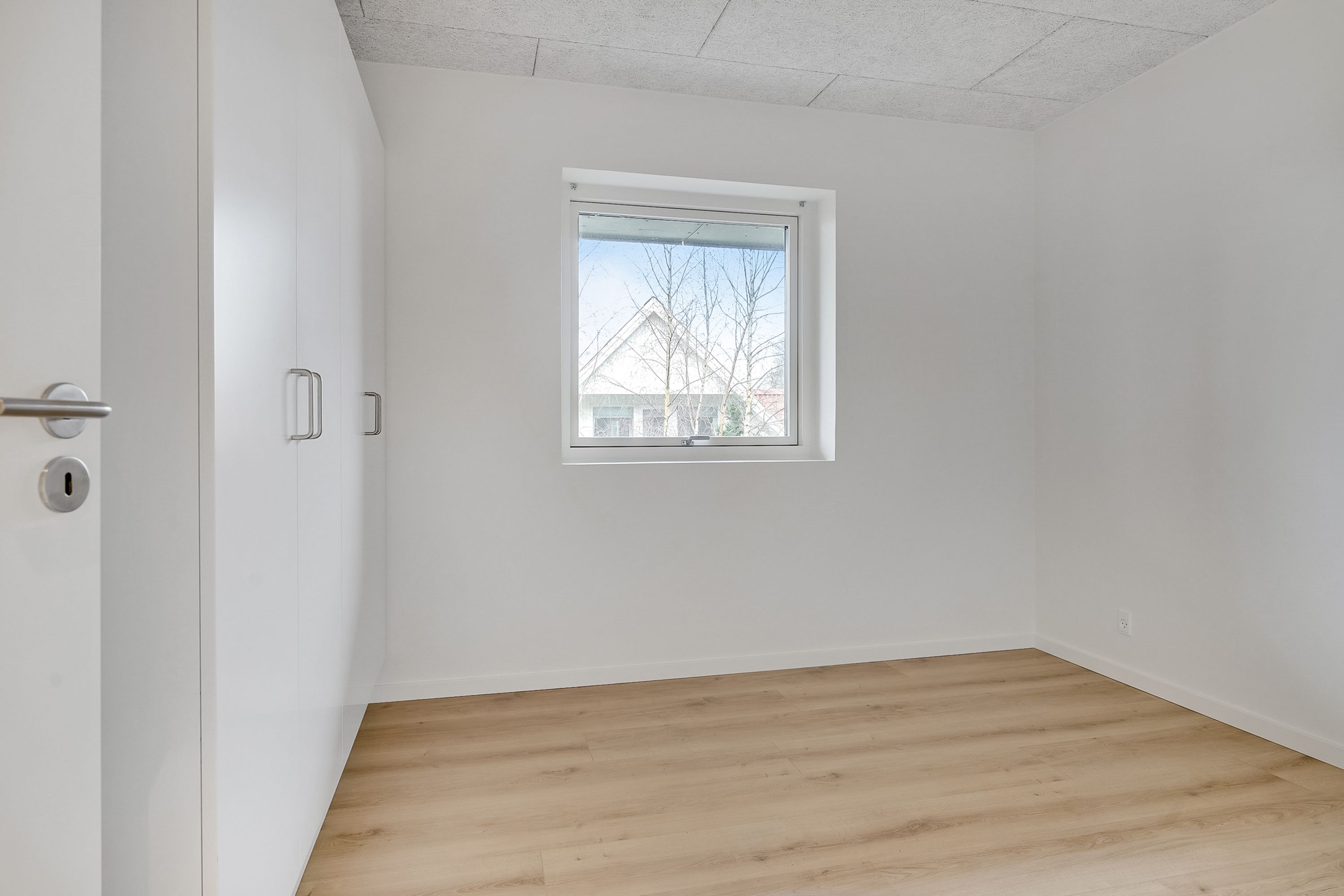 Lys og veldisponeret 3-værelses lejlighed på 96 m² med altan