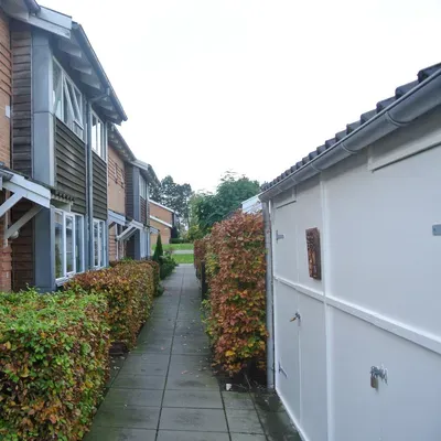 Holmes Have, etplans rækkehus, ældrevenligt og rolig beliggenhed