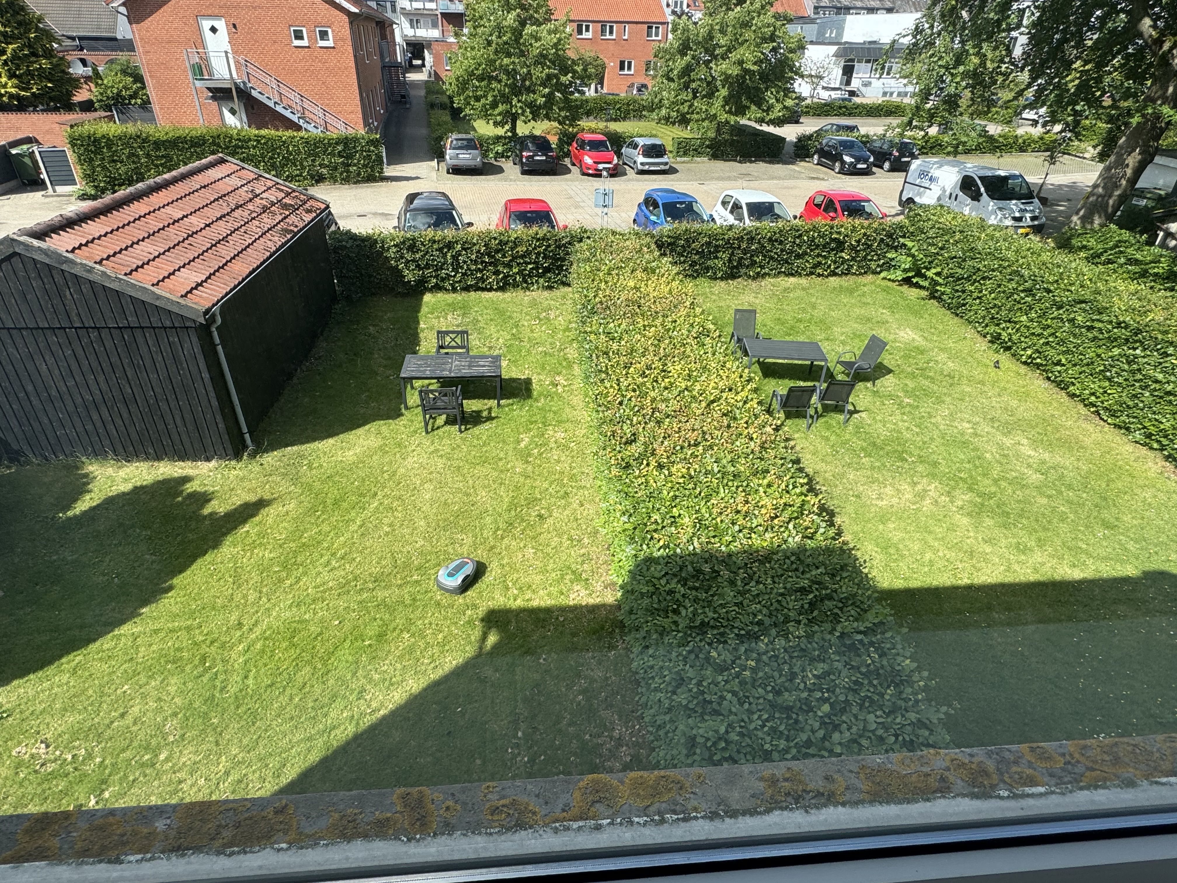 Dejlig lys 2 vær. lejlighed med have og gratis parkering i Herning centrum 