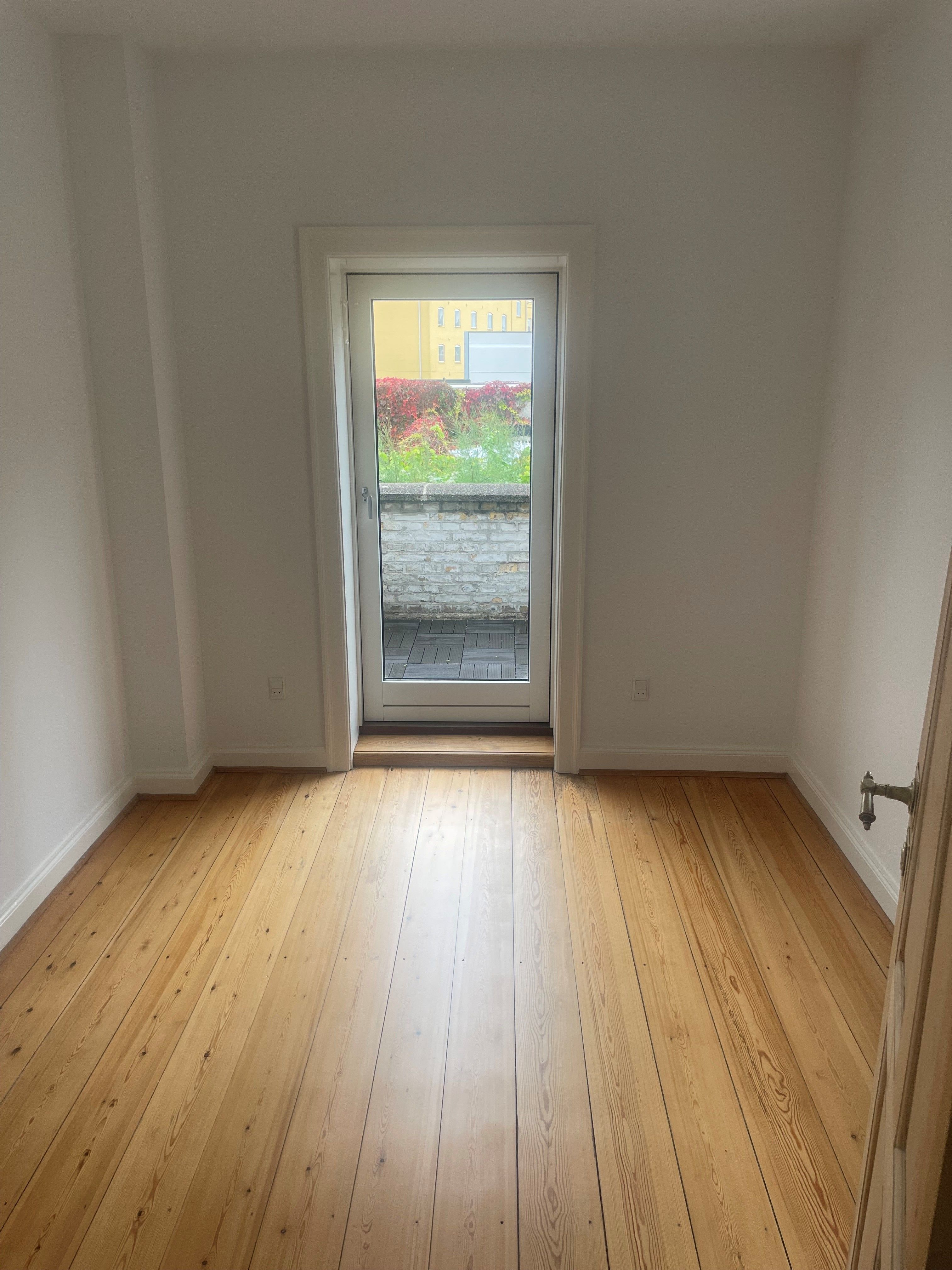 Lækker lys ny renoveret 3. værelses lejlighed 