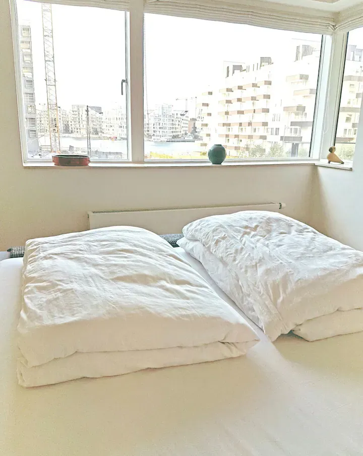 Fully Furnished Expat-Friendly 2-Room Apartment on Islands Brygge with Harbour View & Huge Sunny Balcony