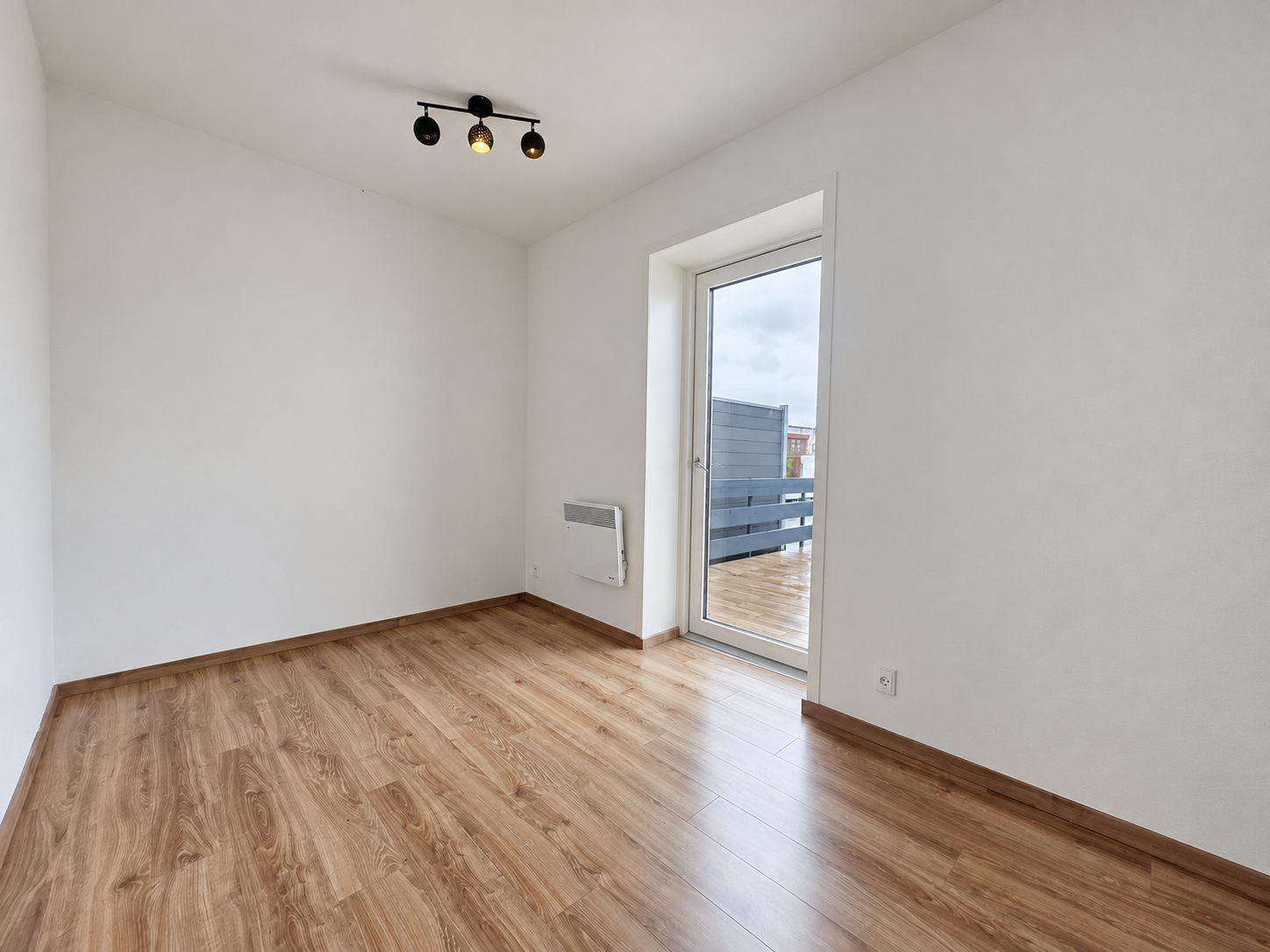 🏠 2 værelses lejlighed med stor terrasse!!! 