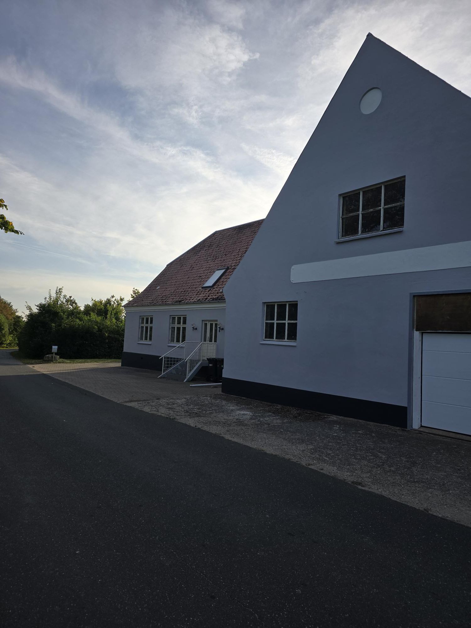 Udlejning af stort hus i rolige omgivelser på landet