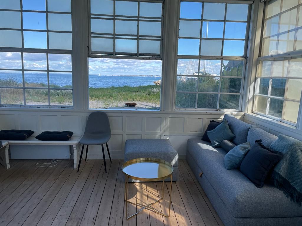 Hus direkte på privat strand