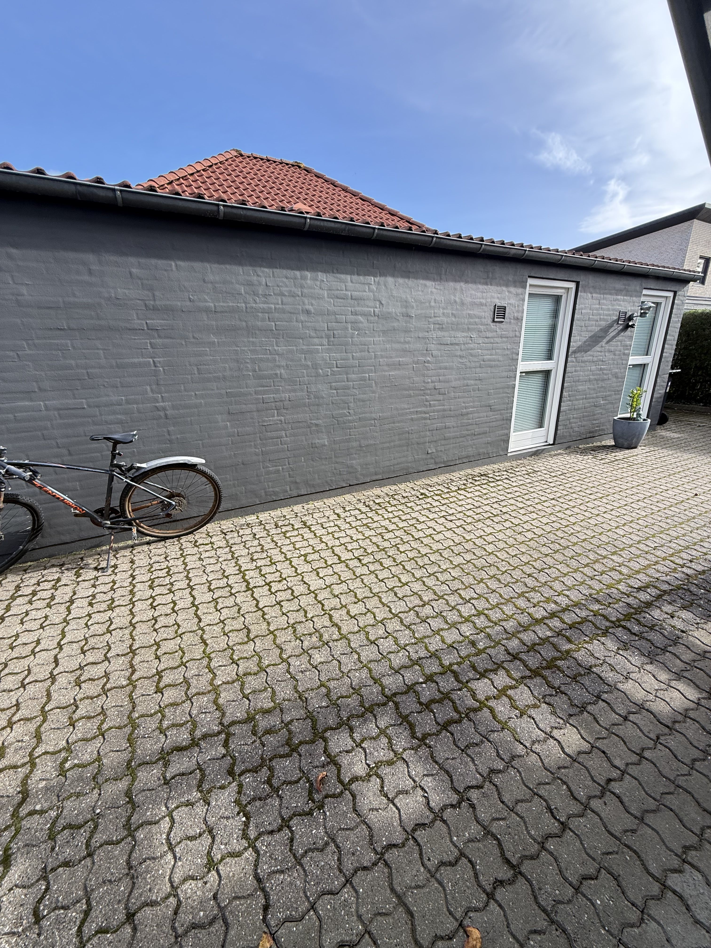 SKØN STUELEJLIGHED MED STOR TERRASSE
