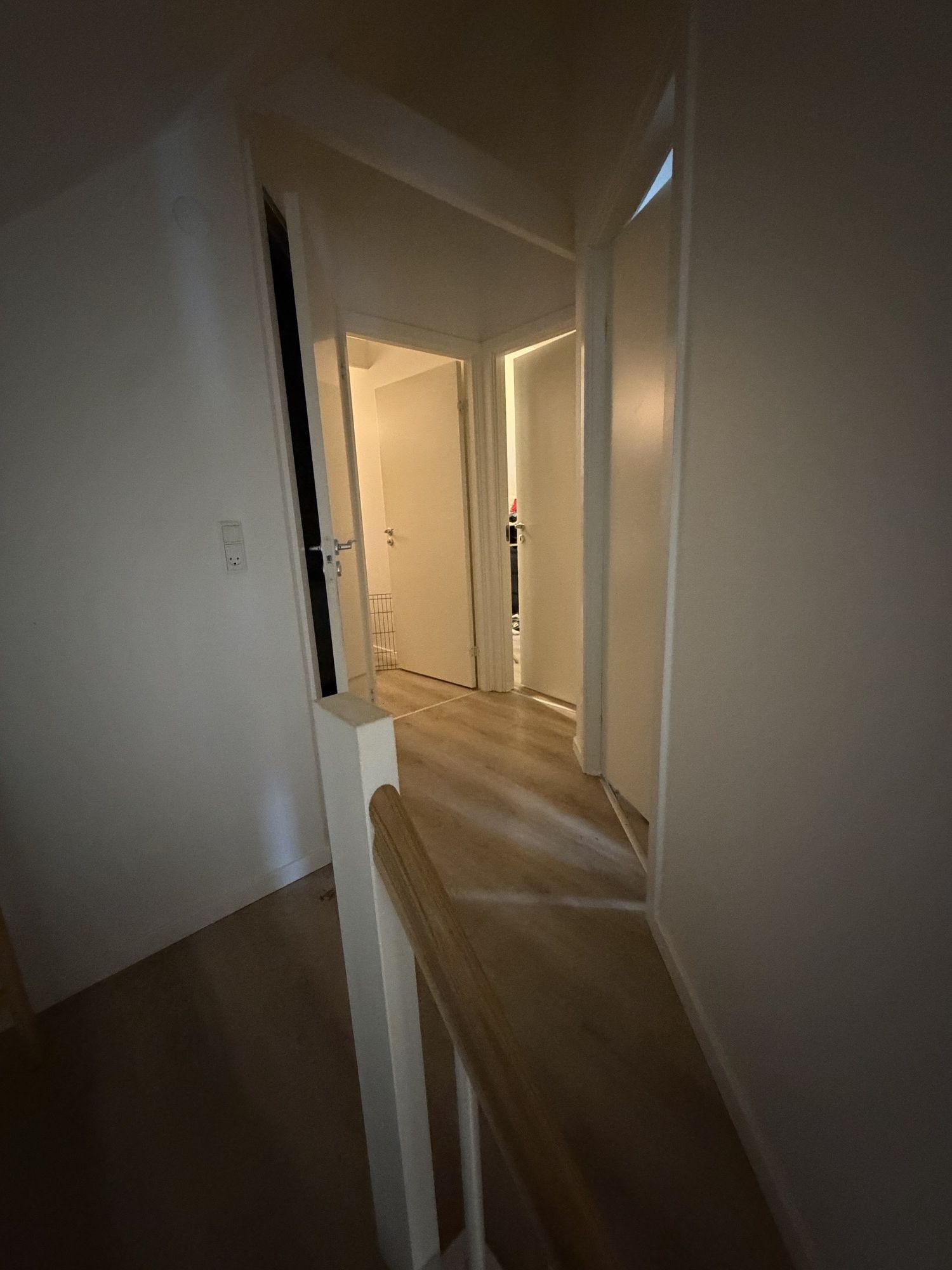 Byhus med egne terrasser i lukket gård, tæt ved Lunden og strøjet