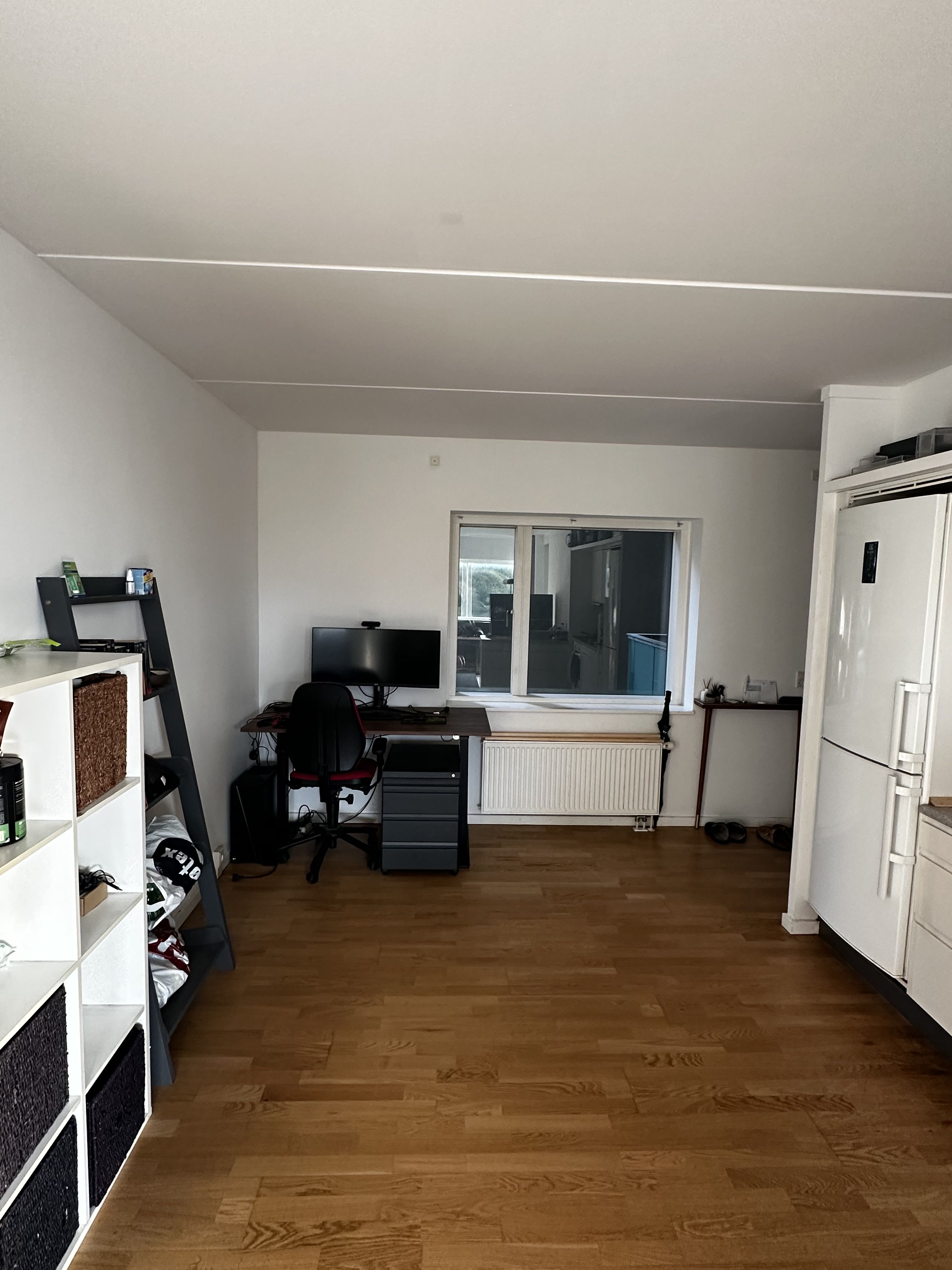 Fully Furnished Apartment with Balcony and Golf Course Views – 2 Minutes from Field’s
