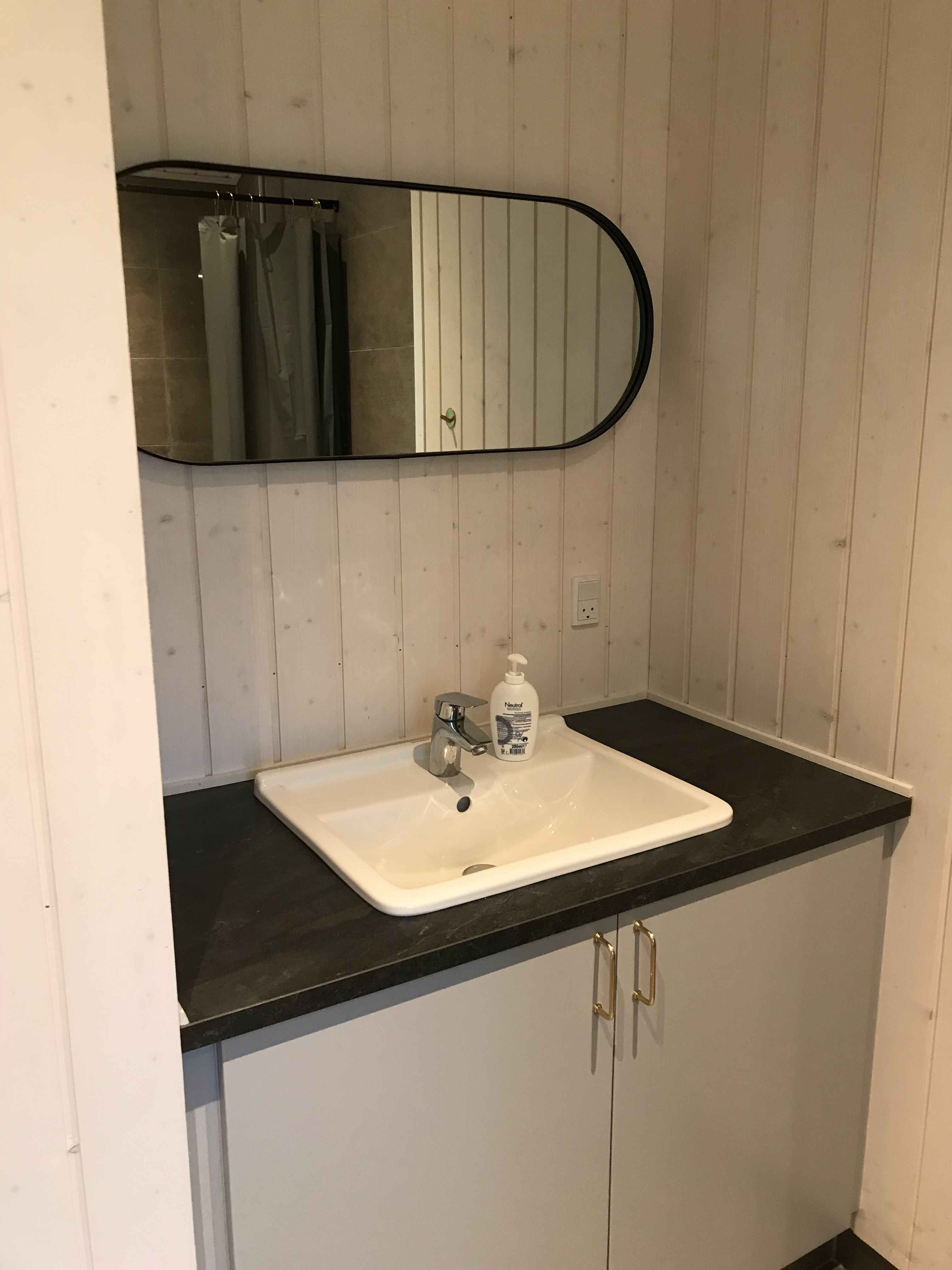 Smukt sommerhus i roligt område