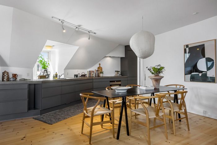 Unik lejlighed på Frederiksberg med altan og charme
