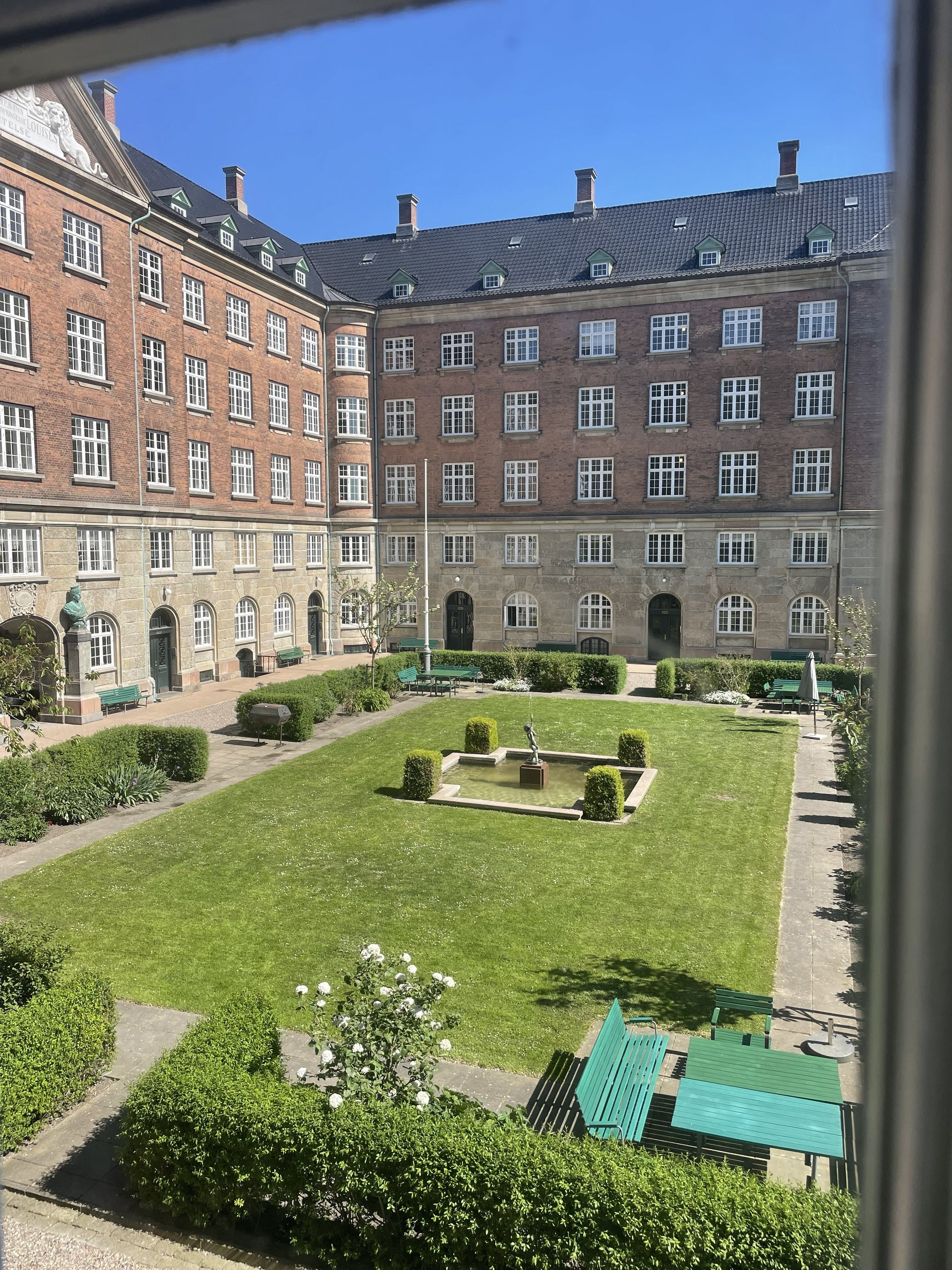 Charming 3-Room Apartment in Prime Østerbro Location