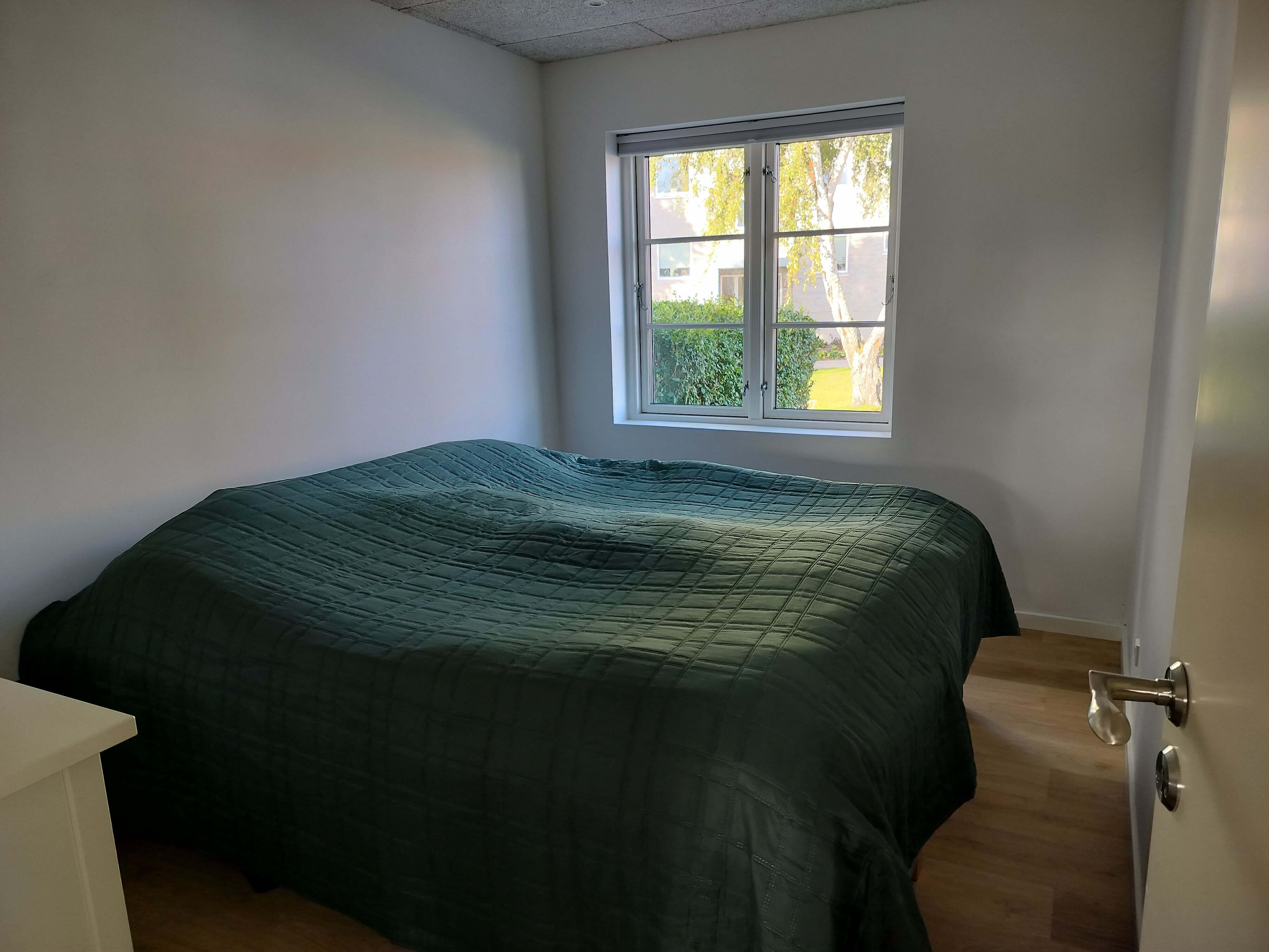 Flot totalrenoveret rækkehus i centrum af Frederikshavn, med 52 m2. disponibelt kælder. 