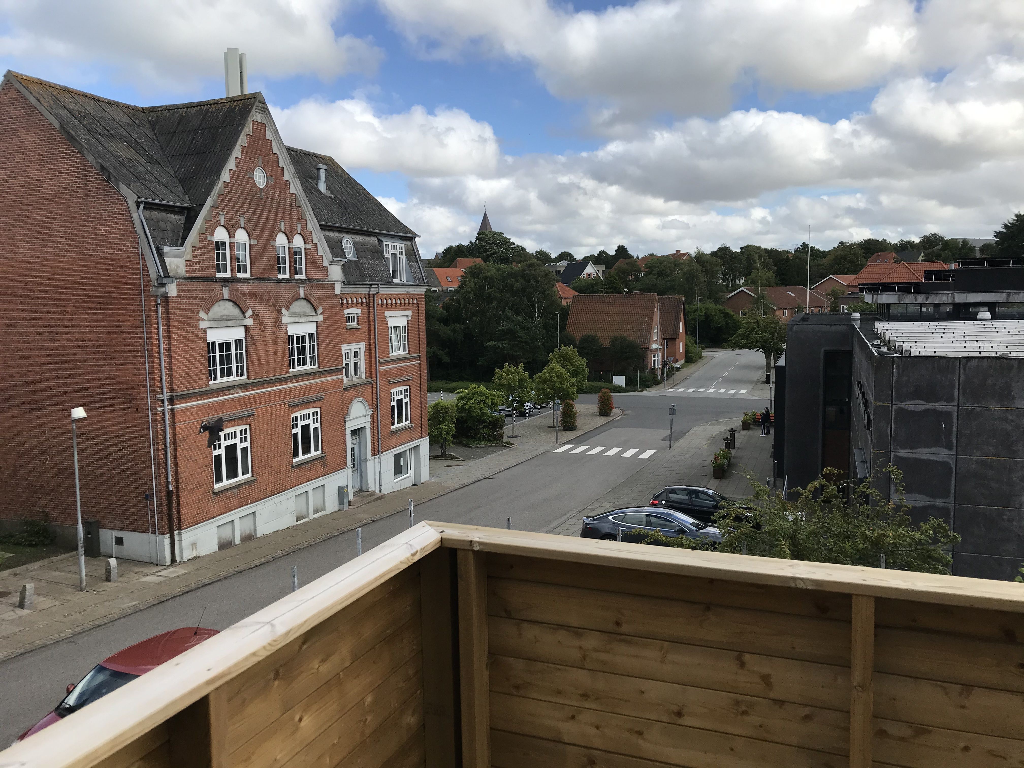Stor lejlighed midt i Struer by