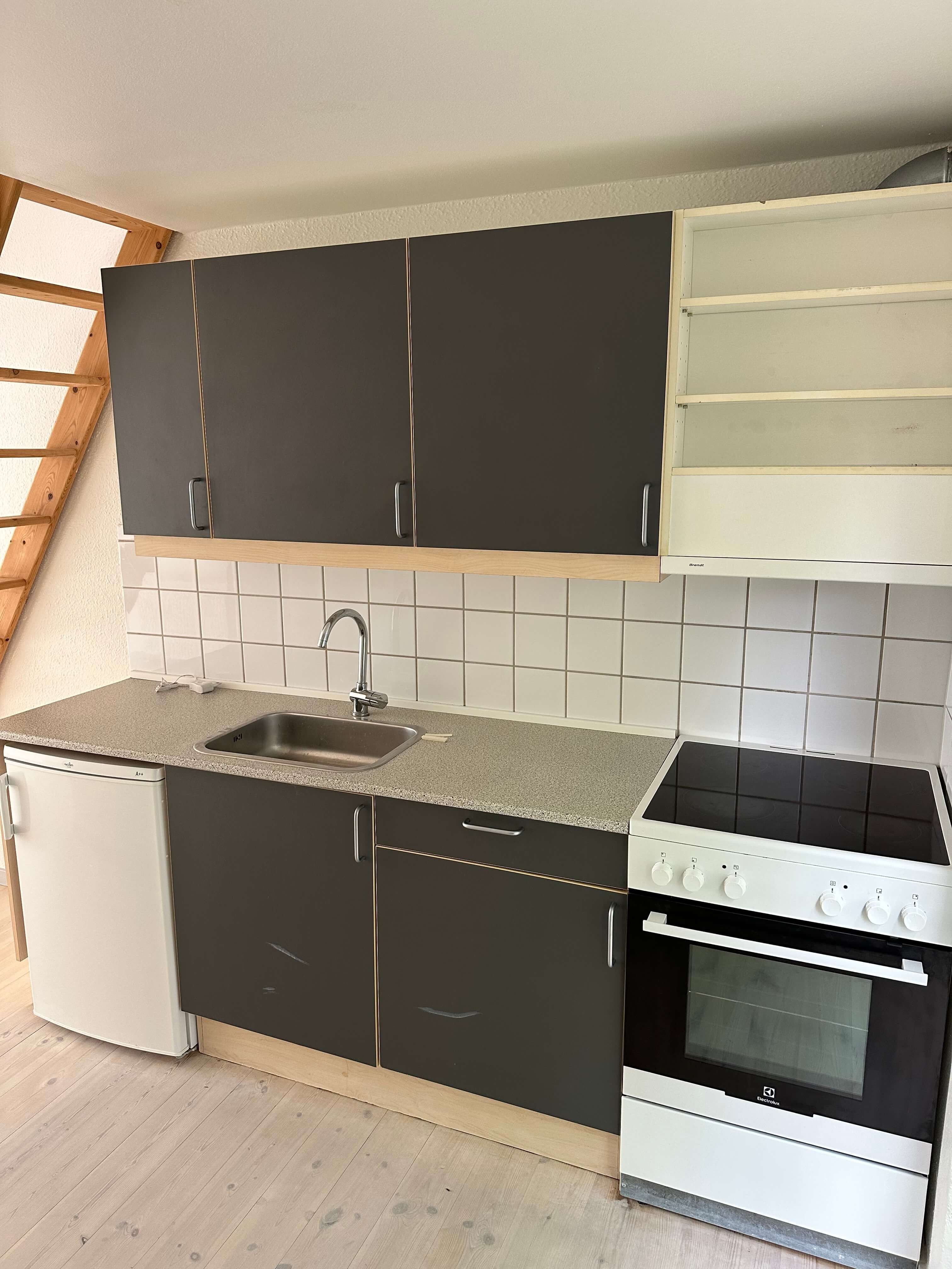 Fin 1- værelses lejlighed med hems og terrasse, photo 1