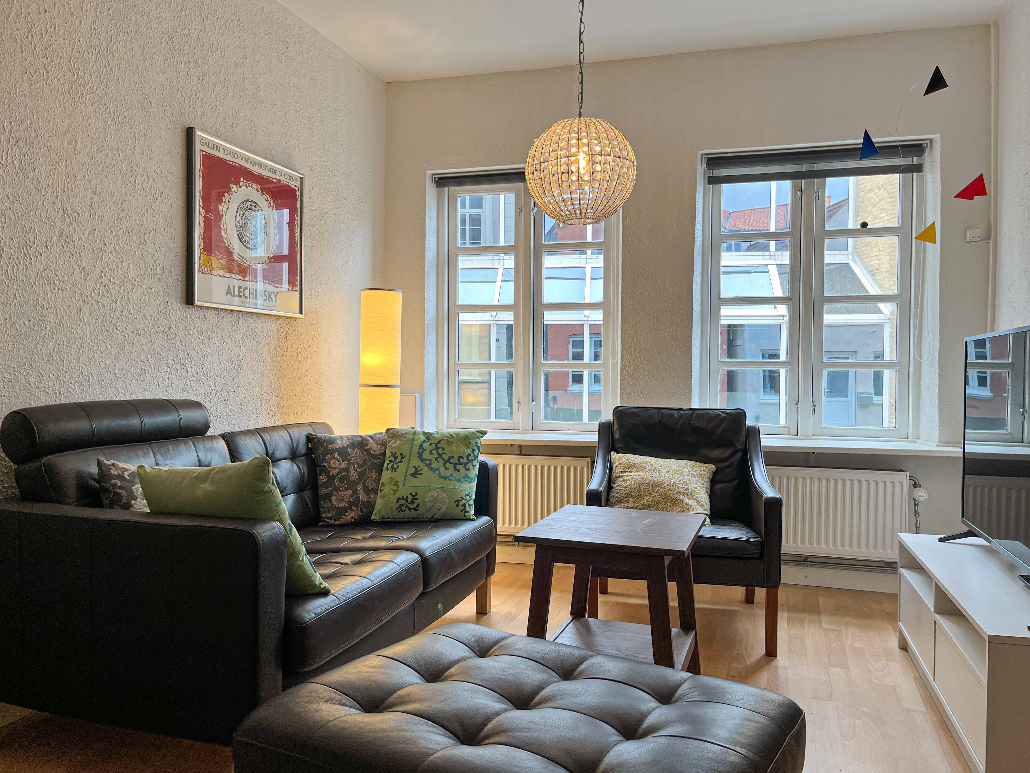 Lille hus midt i byen
