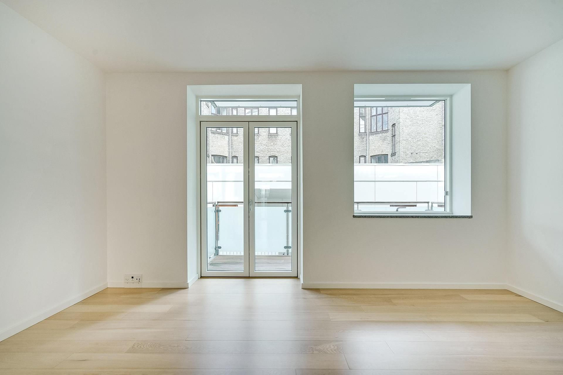 Bright 2-Bedroom Apartment with Large Sunny Balcony in Frederiksstaden