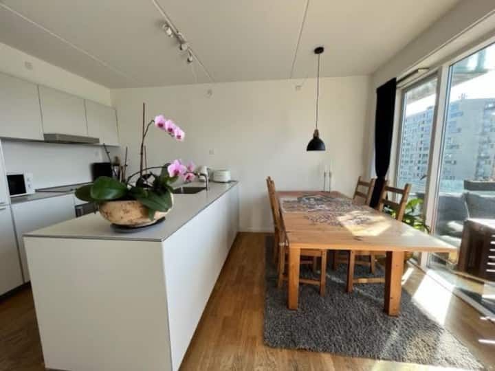 1-2 Months, Apartment with Balcony - by metro, Bella center &  Royal Arena