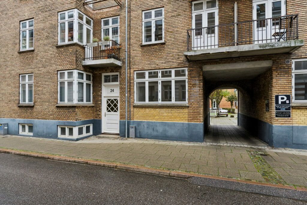 Lys 2 - værelses med 2 altaner