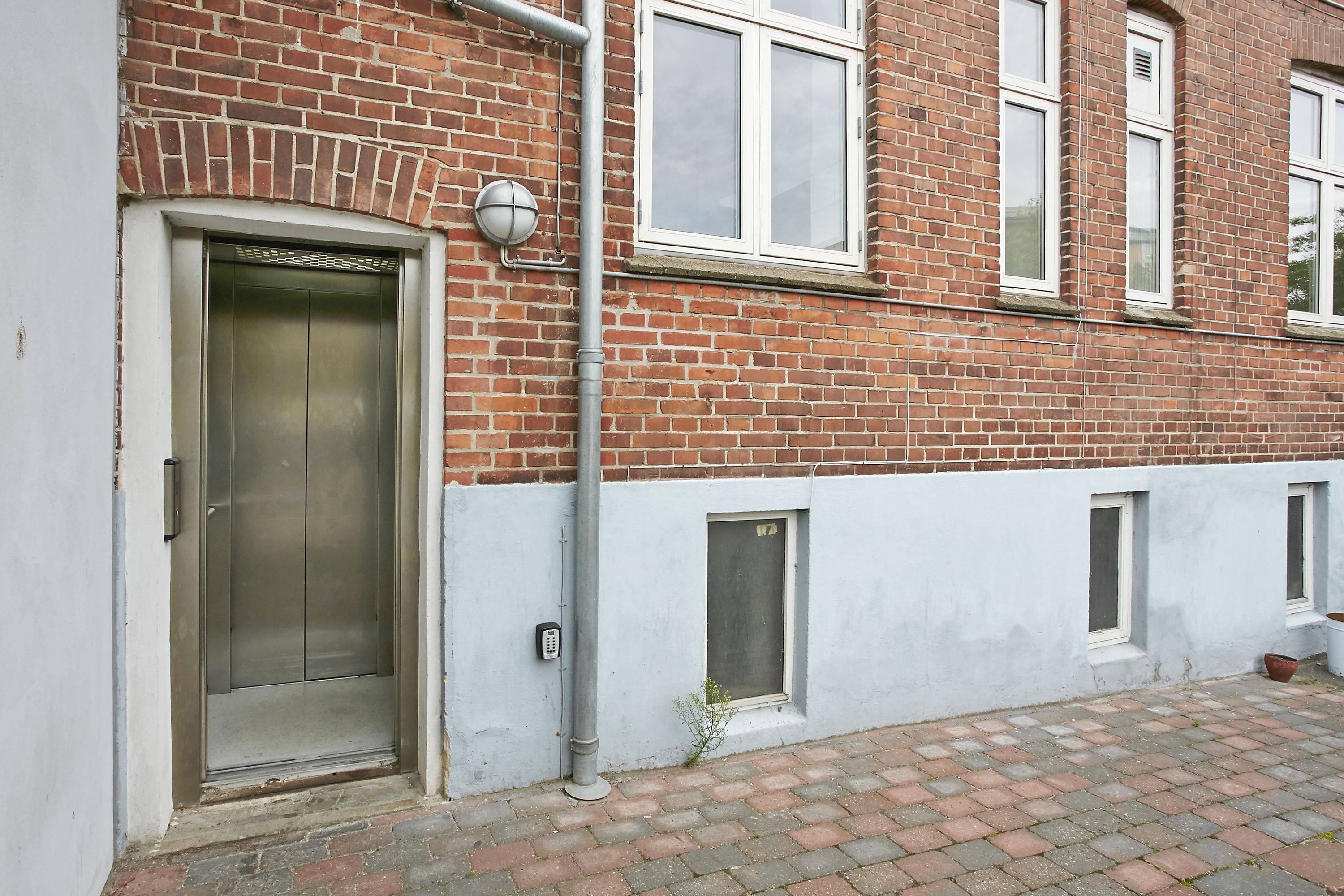 4 værelses lejlighed på 115m2 med altan