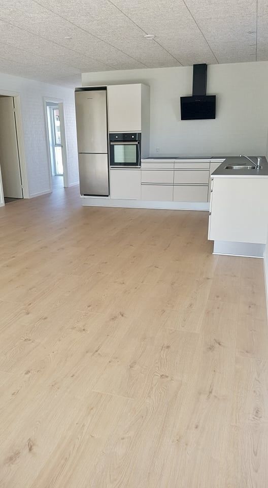 Moderne 4-værelses rækkehus beliggende i etableret villaområde i Ølholm, Tørring