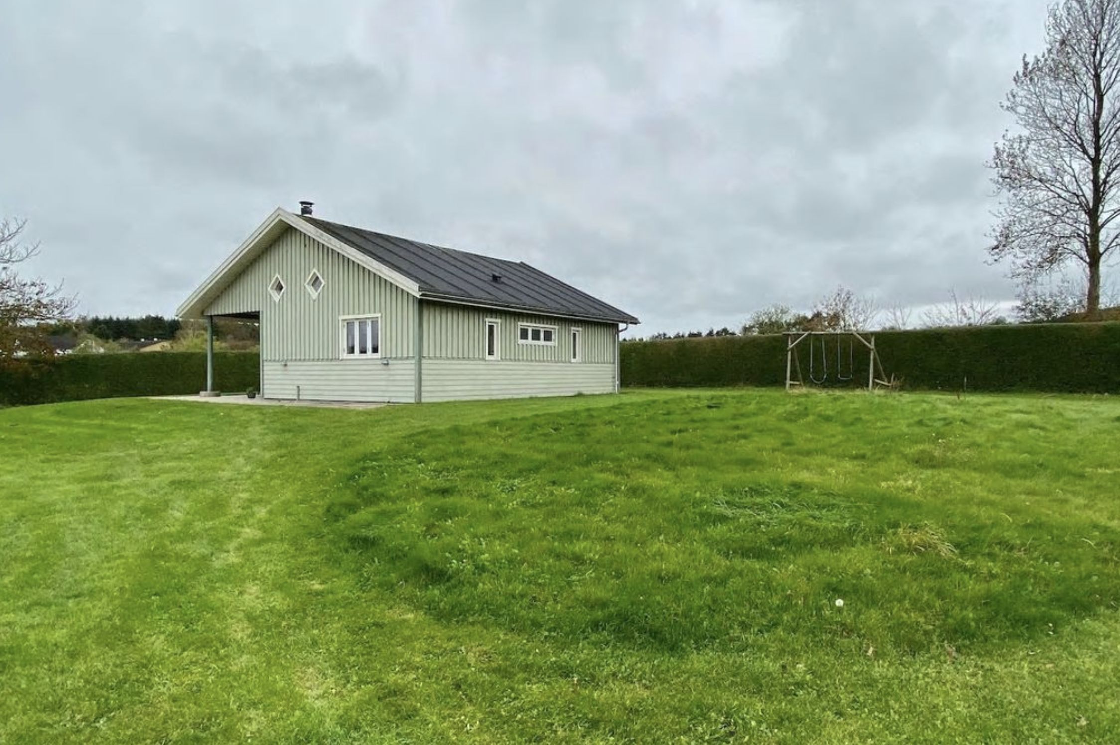 Helårshus med terrasse tæt på Støvring