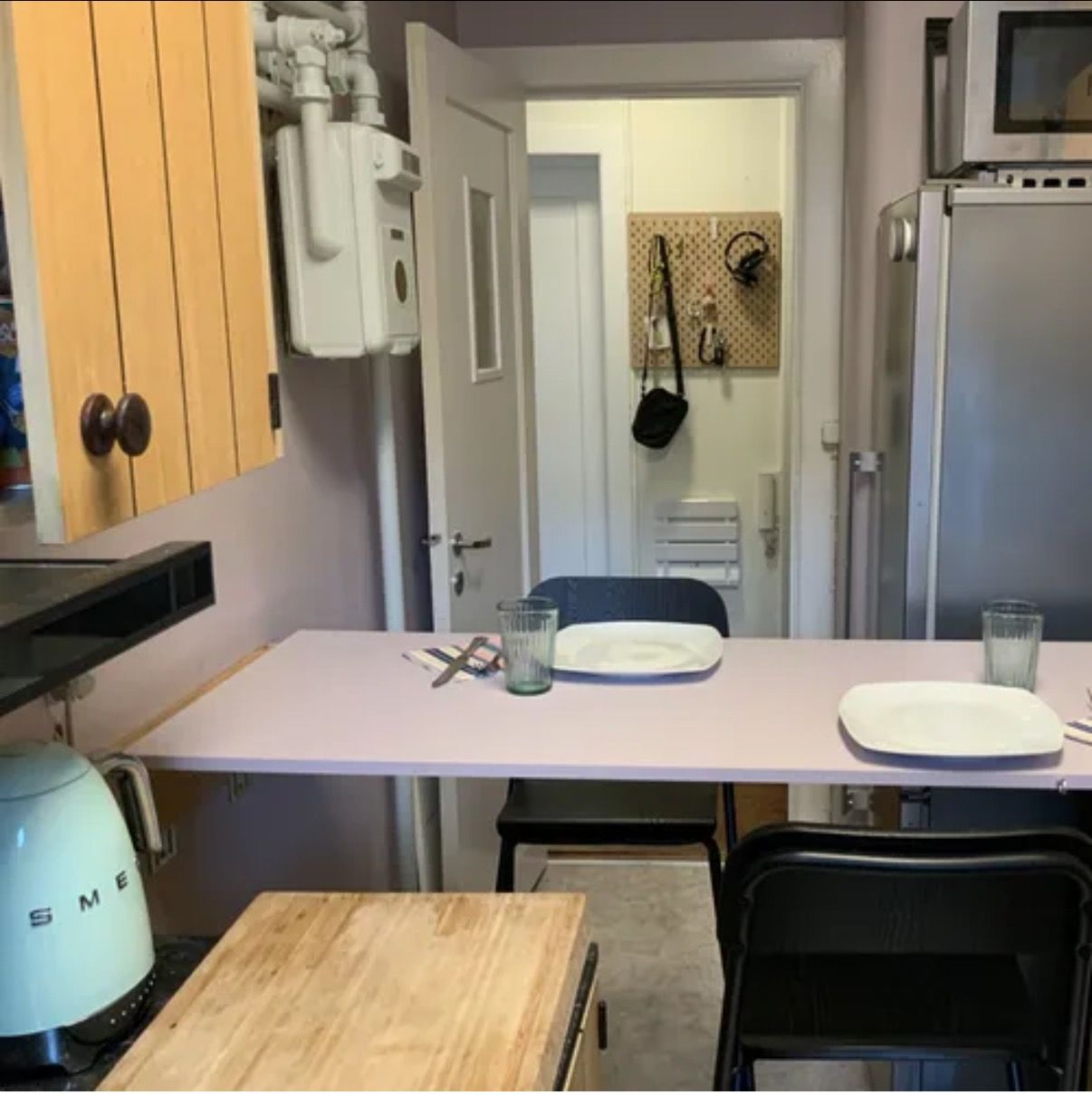 Furnished room with balcony, close to metro