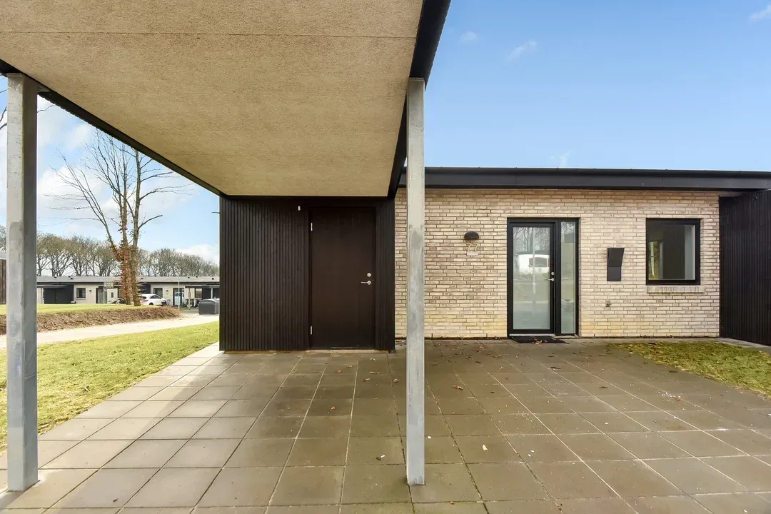 Lyst 4- vær. enderækkehus