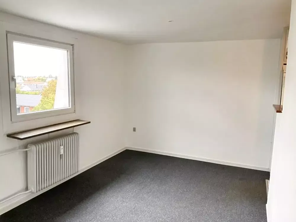 Lys 2-værelses på 44 m2 med indbyggede skabe og parkering