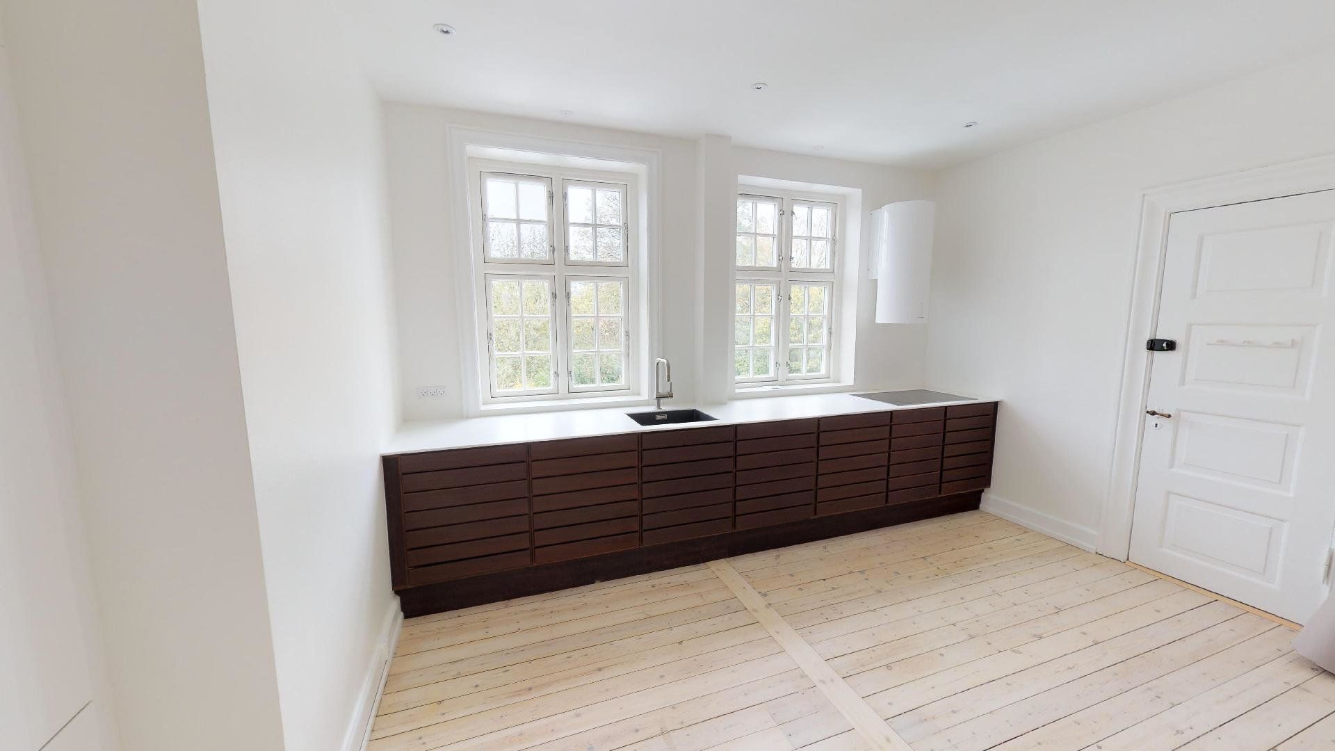 Grøndalsvej – rummelig bolig i to etager med privat havestykke