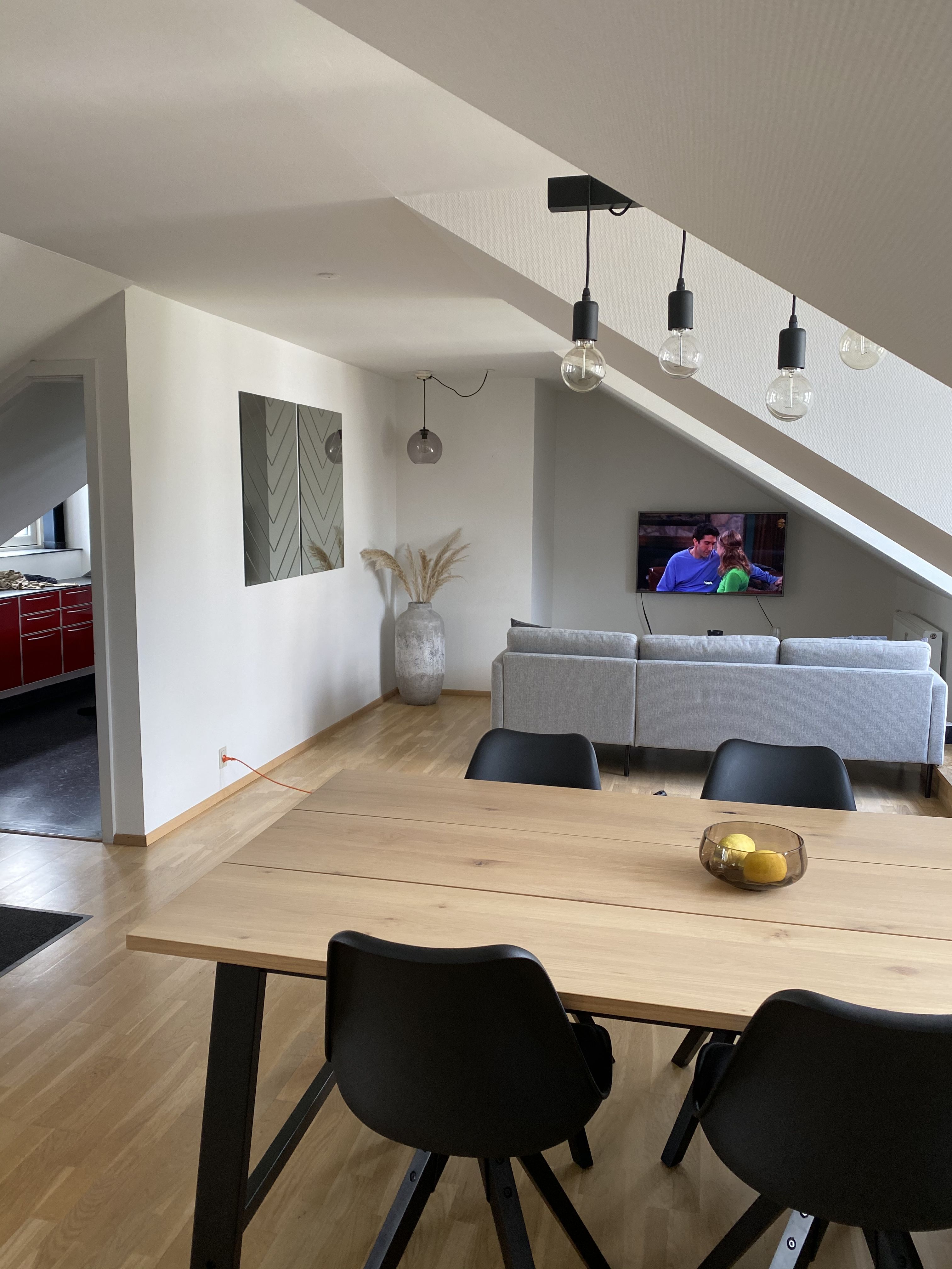75m2 tæt på gågaden.
