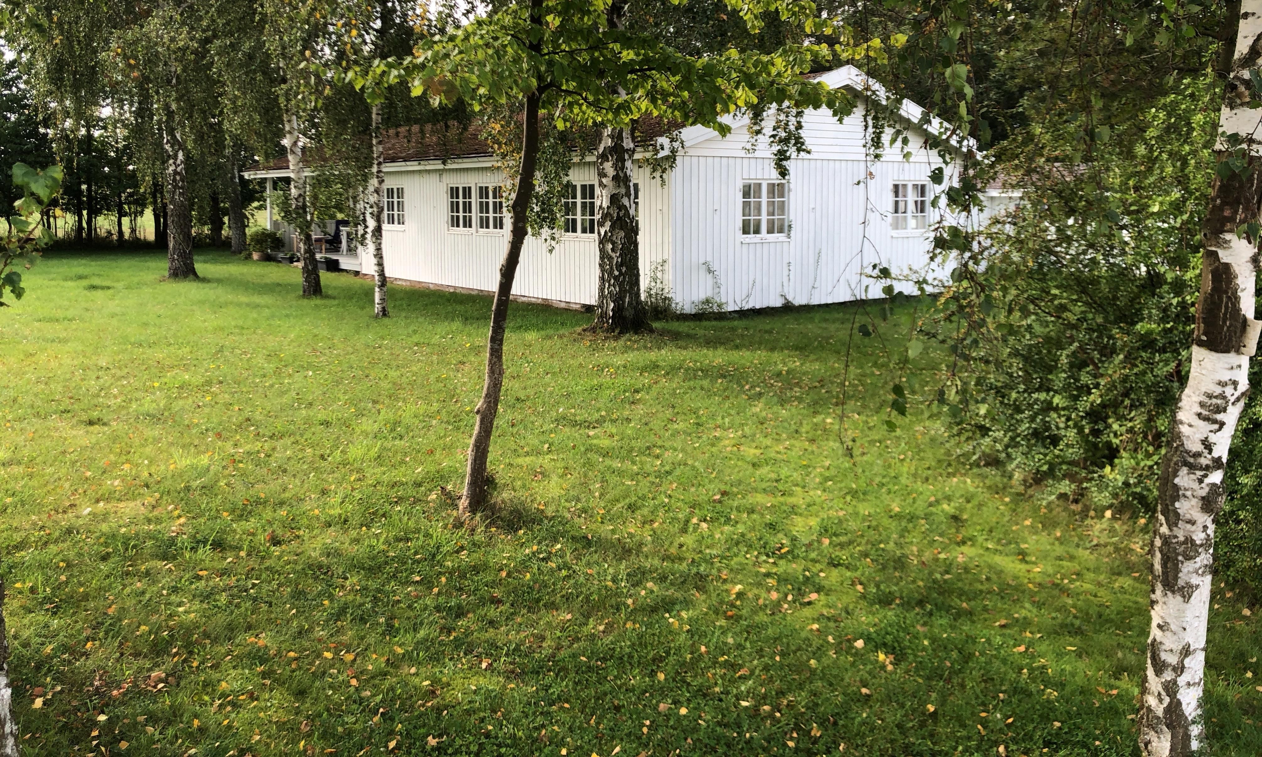 Møbleret etplanshus ved Lyndby strand med fjord udsigt /offentlig strand/både klub