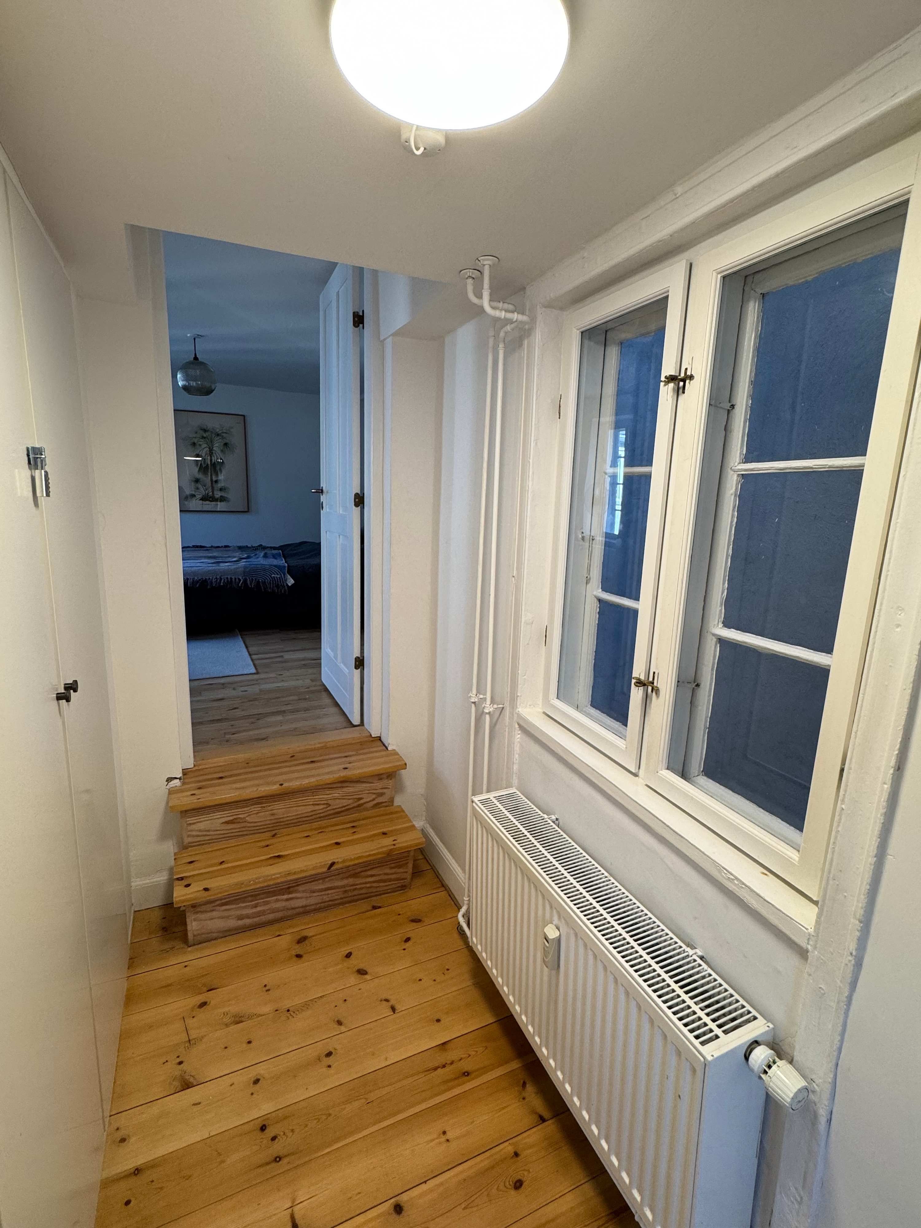 Spacious 139 m² two-storey apartment with 3 double bedrooms in central Copenhagen, steps from Strøget – all utilities included