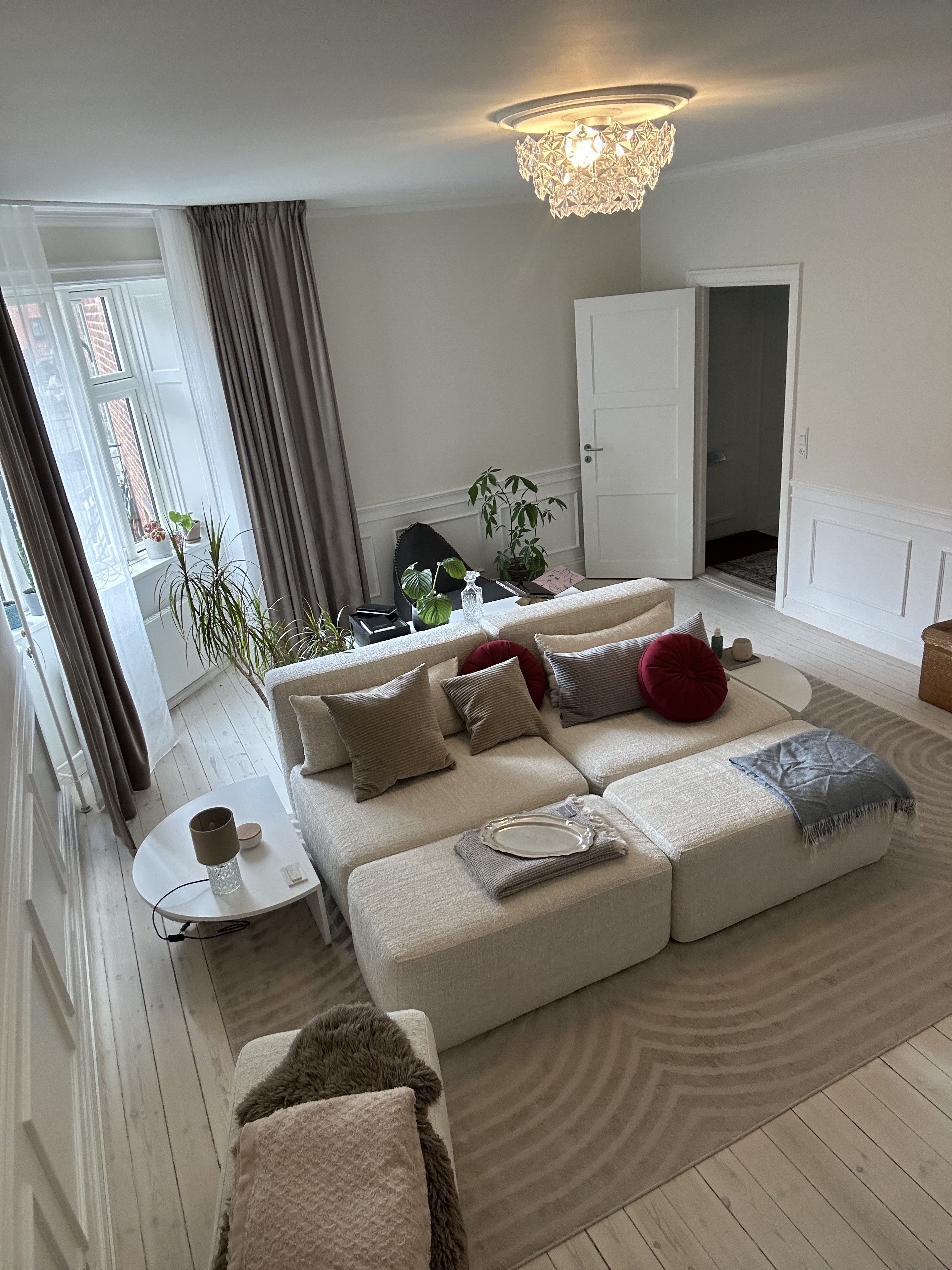 136 m2 classic and spacious Frederiksberg apartment
