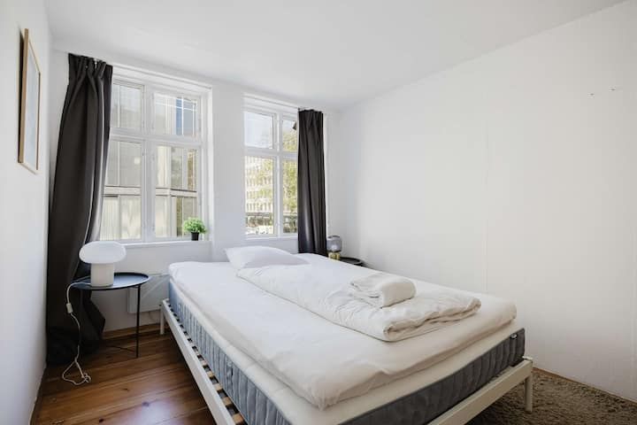 Fully Furnished In Heart Of CPH