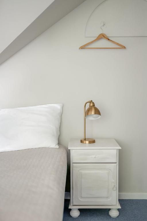 hotel apartments for rent, with own bathroom, with shared kitchen and laundry and washing facilities. 