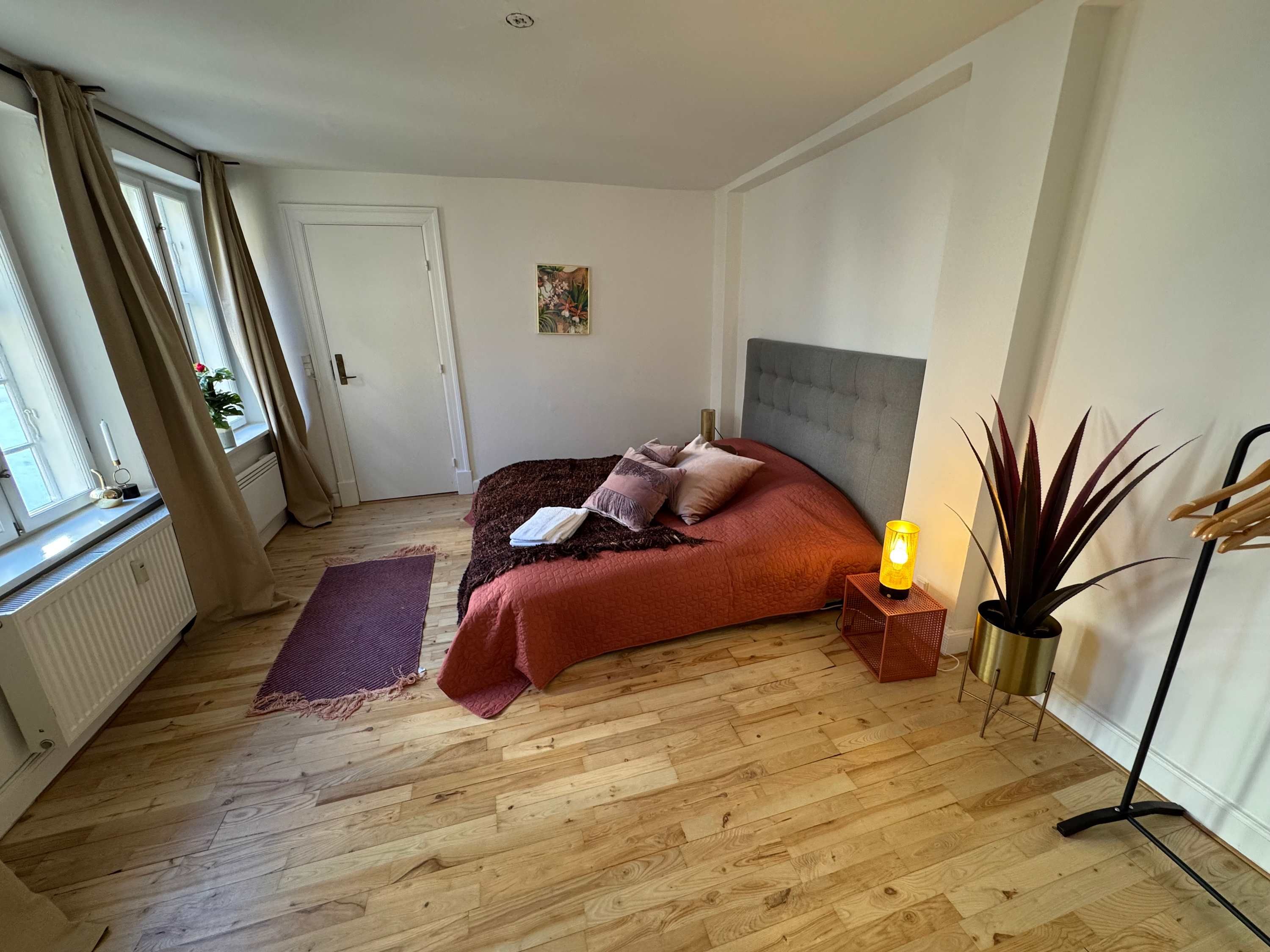 Charming 72 m² one-bedroom apartment in central Copenhagen, steps from Strøget – all utilities included