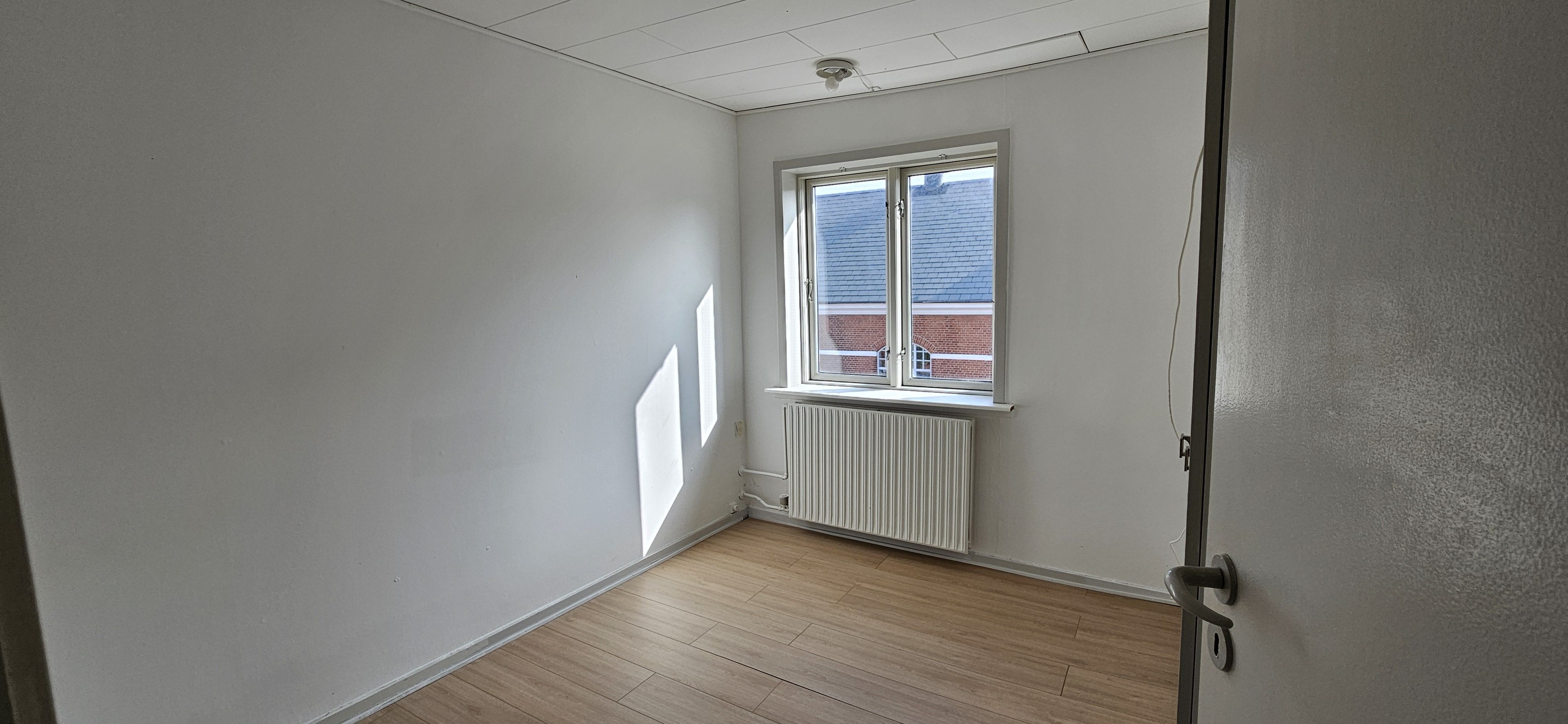 Centralt i Sig flot, ny renoveret lejlighed på Vardevej til leje.
